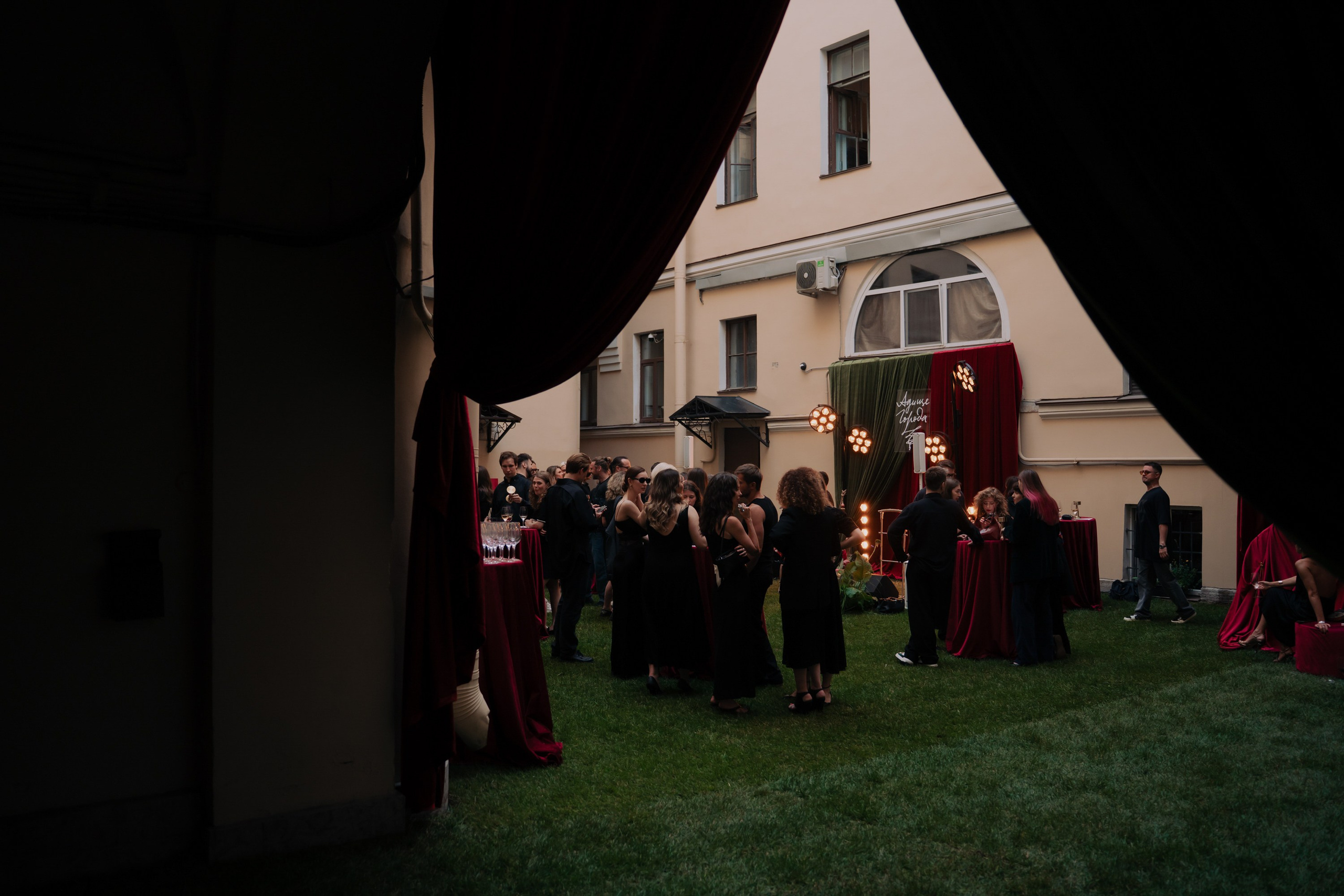 Адище города. Портретный и репортажный фотограф в Санкт-Петербурге Максим Пашков