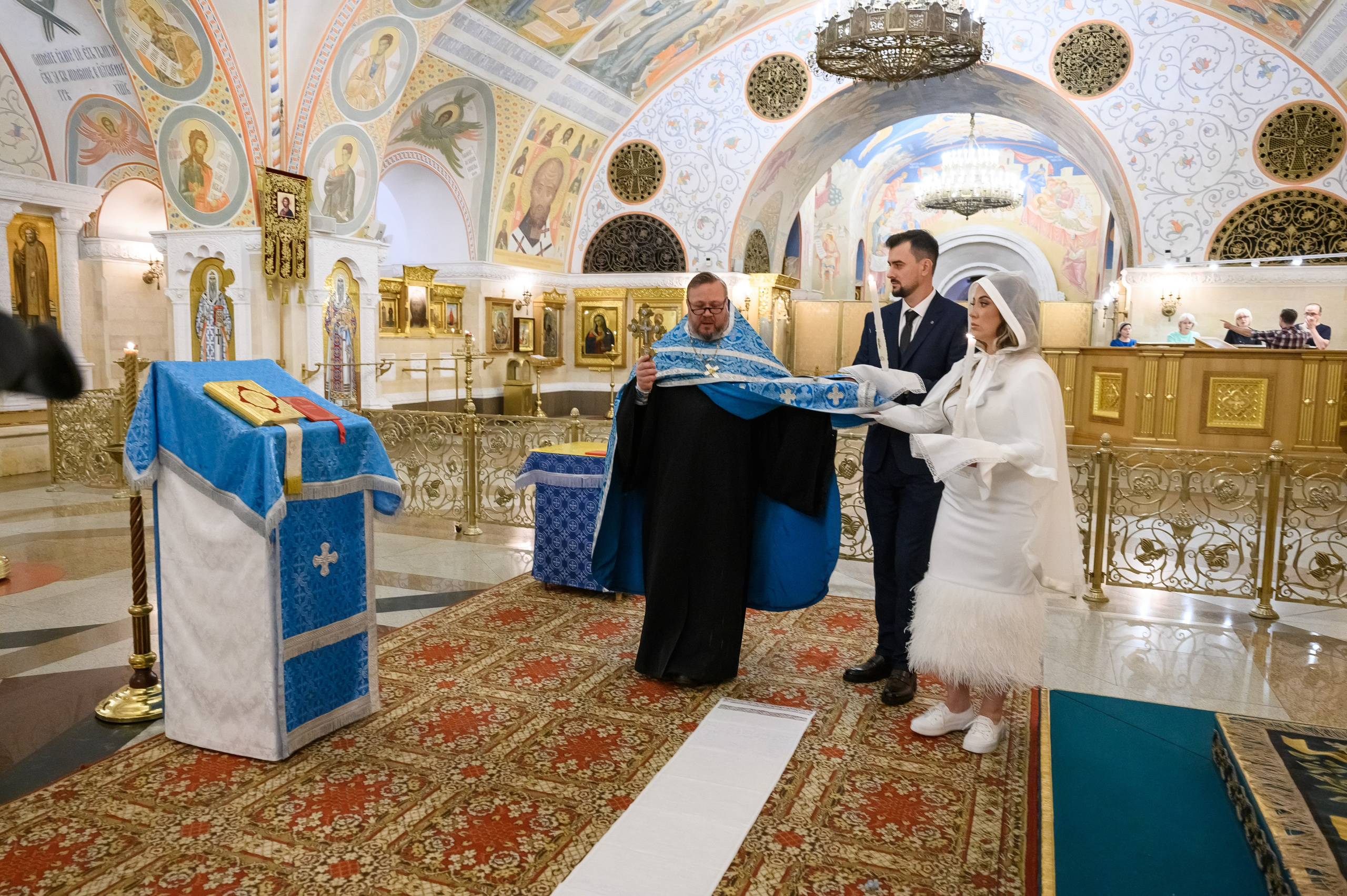 Свадьба Венчание Храм Христа Спасителя. Свадебный фотограф Москва Юрий Кульман