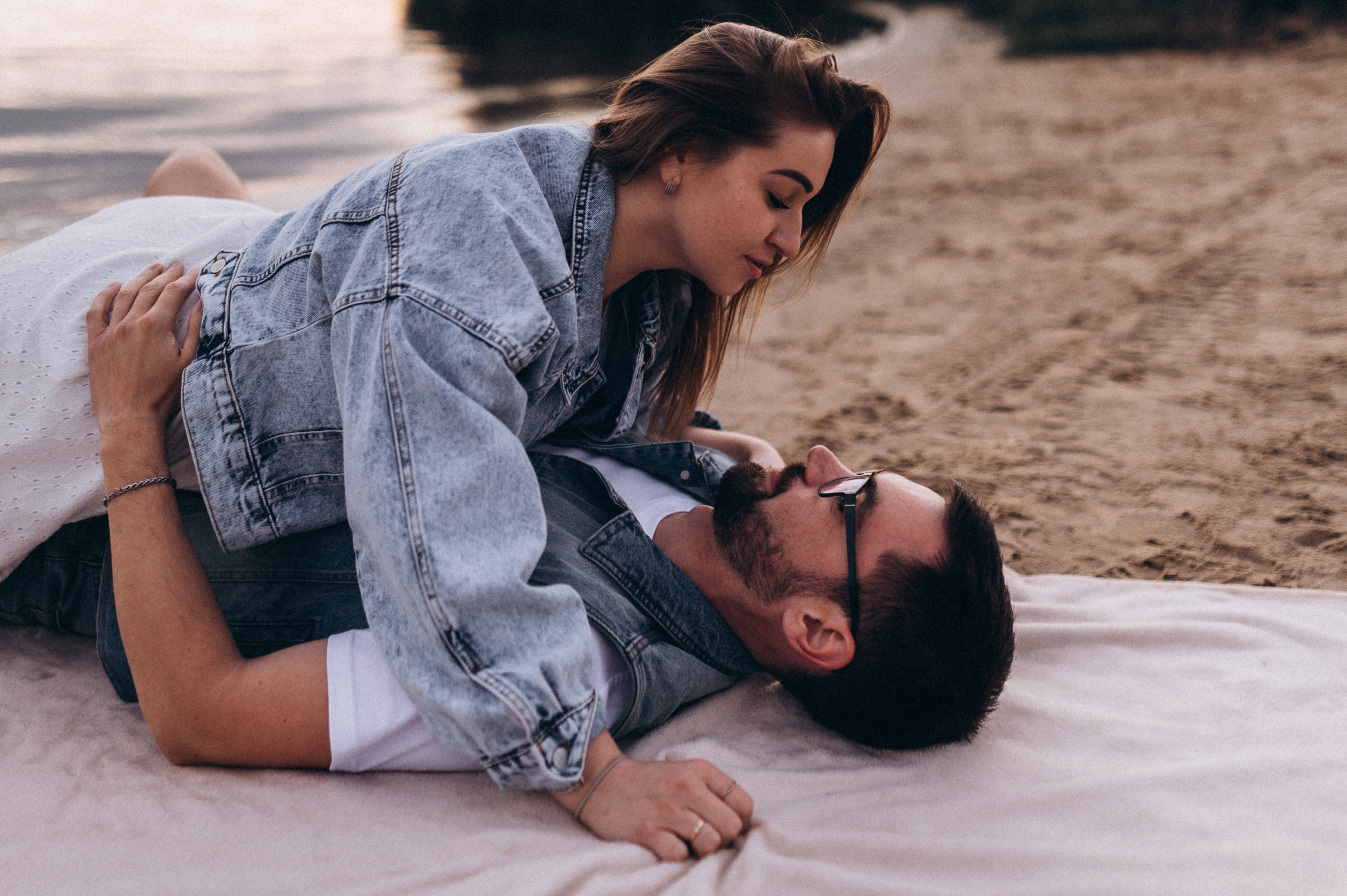 Мария Алексей лав стори на берегу. Фотограф ПИТЕР СПБ Надежда Баранова