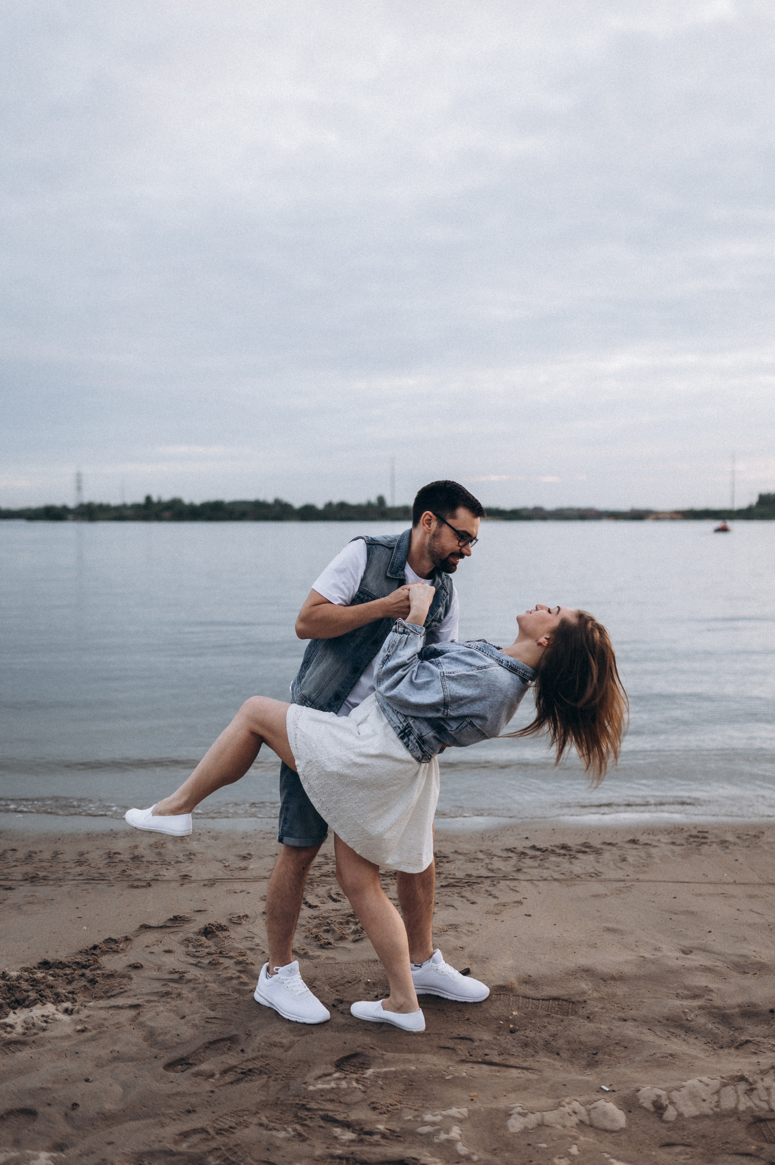 Мария Алексей лав стори на берегу. Фотограф ПИТЕР СПБ Надежда Баранова