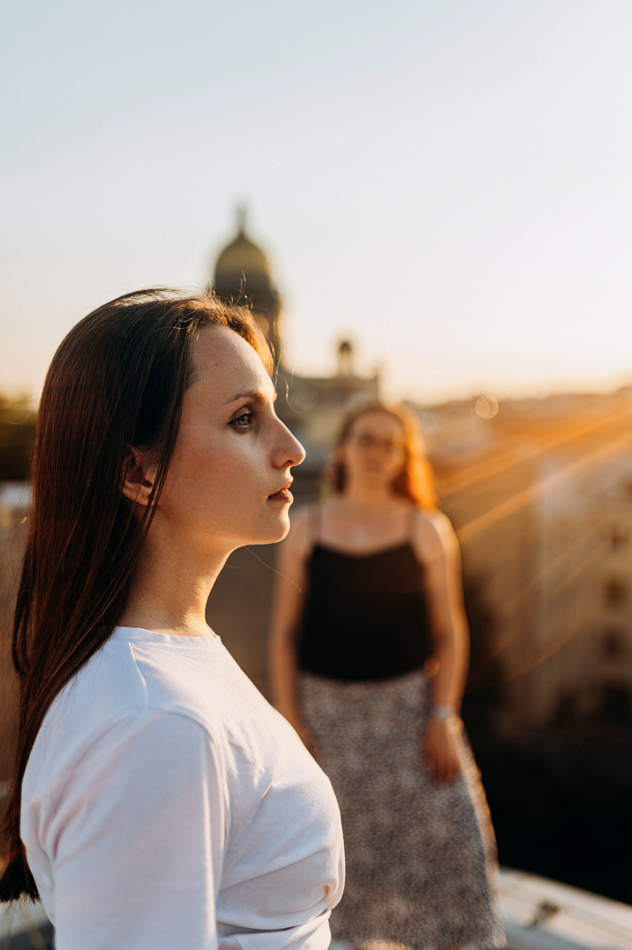 Две подруги крыша СПБ (Таня+Таня). Фотограф ПИТЕР СПБ Надежда Баранова