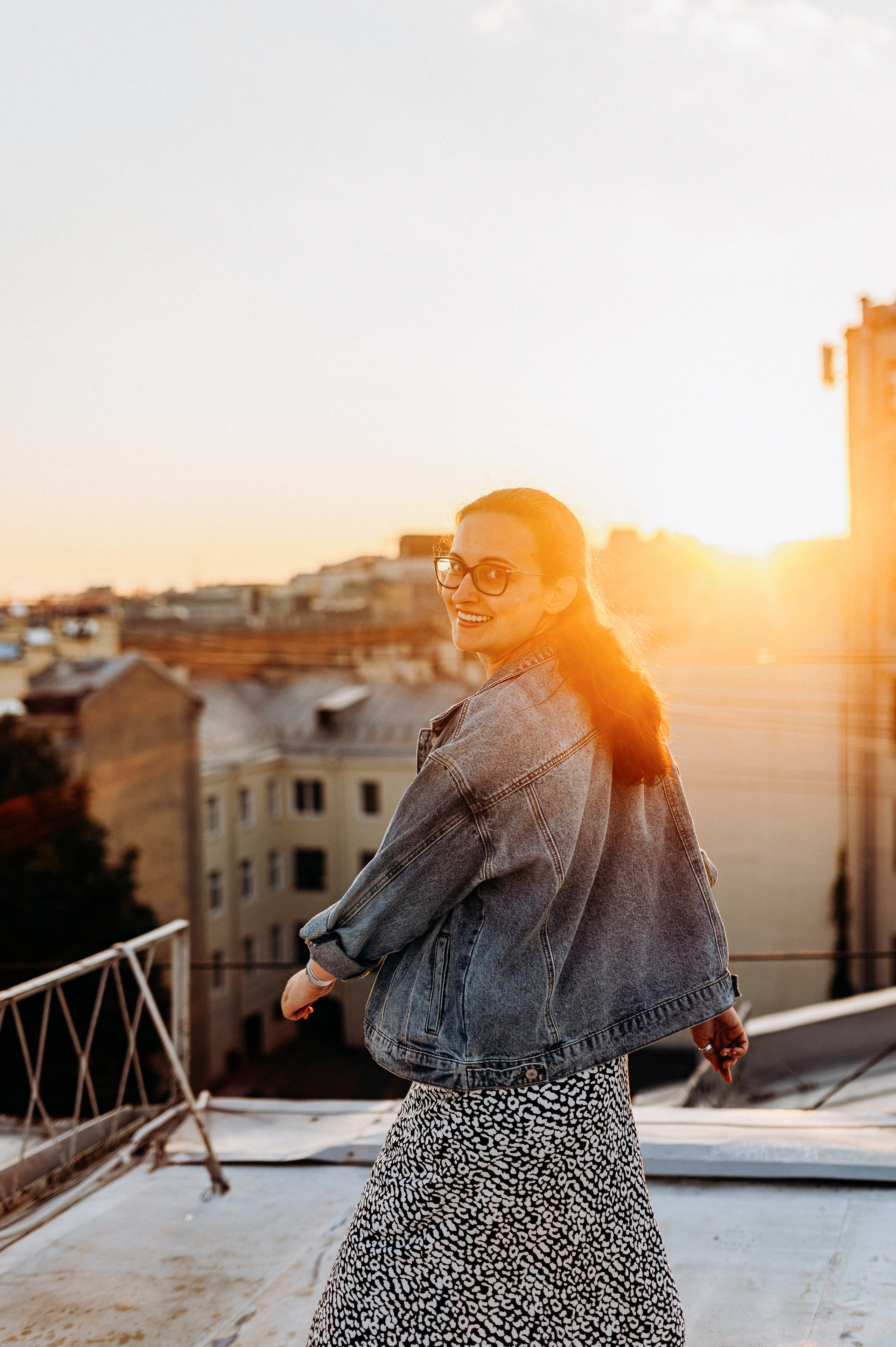 Две подруги крыша СПБ (Таня+Таня). Фотограф ПИТЕР СПБ Надежда Баранова