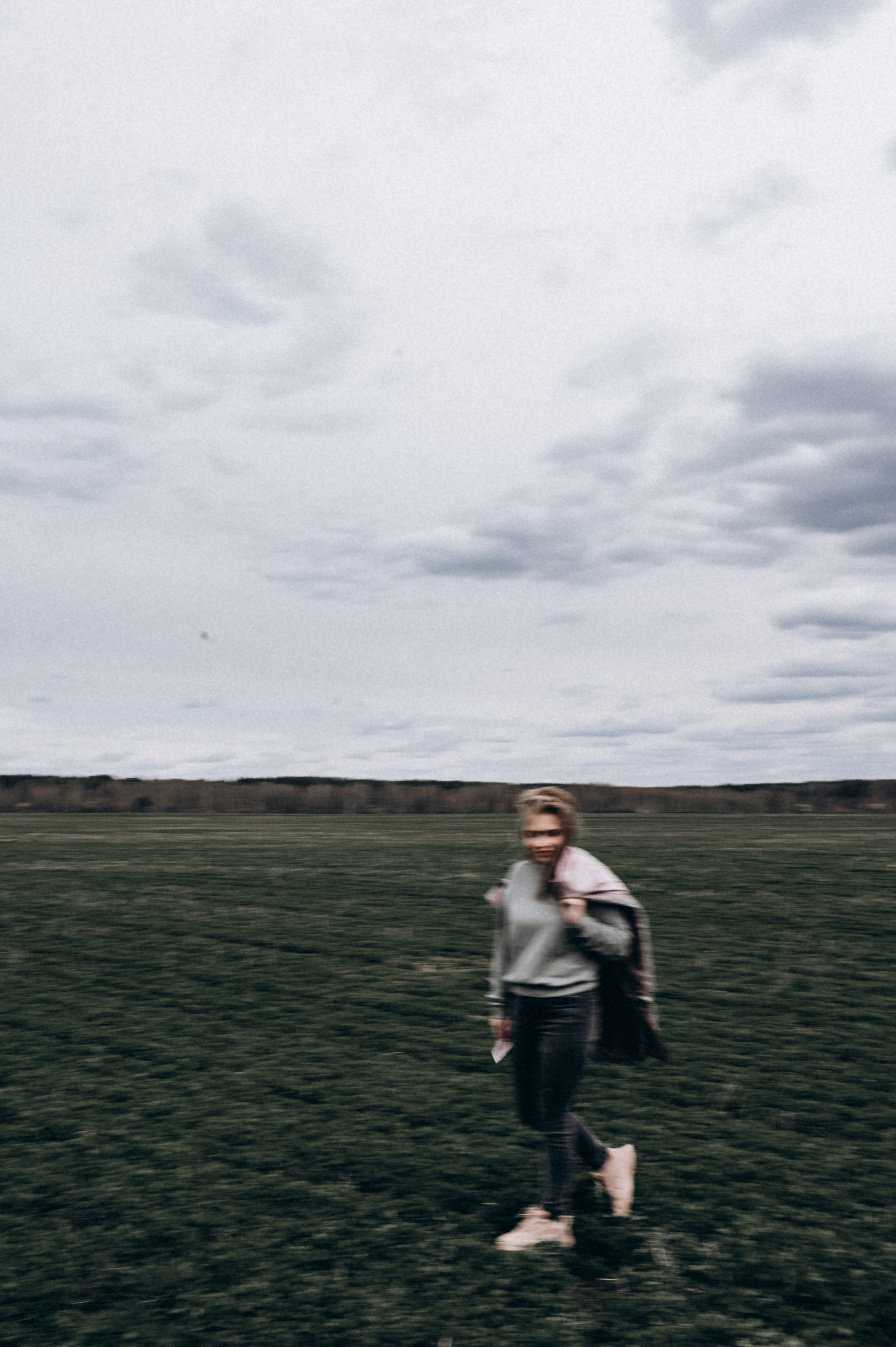 Индивидуальная фотосессия в поле Аня. Фотограф ПИТЕР СПБ Надежда Баранова