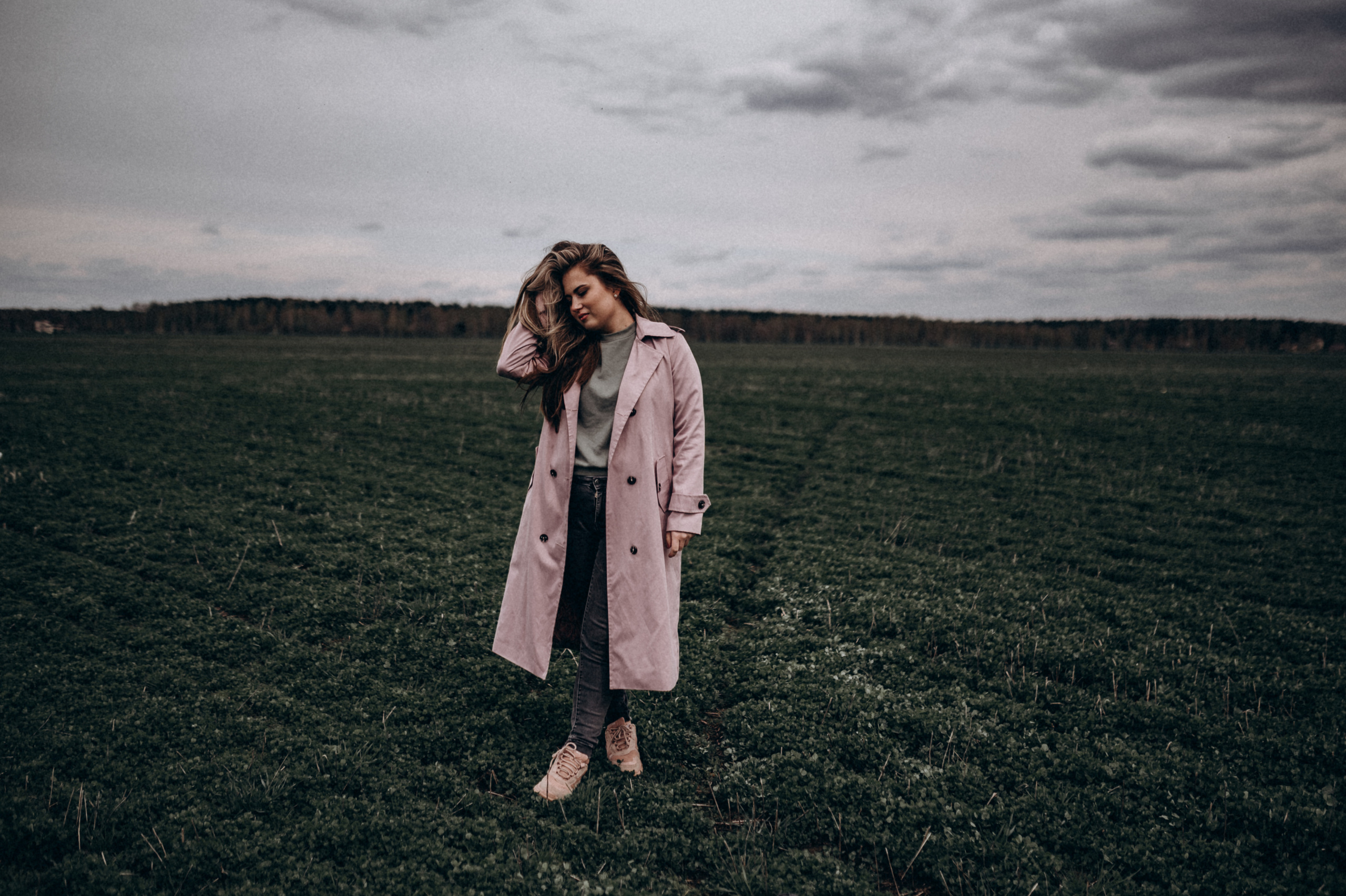 Индивидуальная фотосессия в поле Аня. Фотограф ПИТЕР СПБ Надежда Баранова