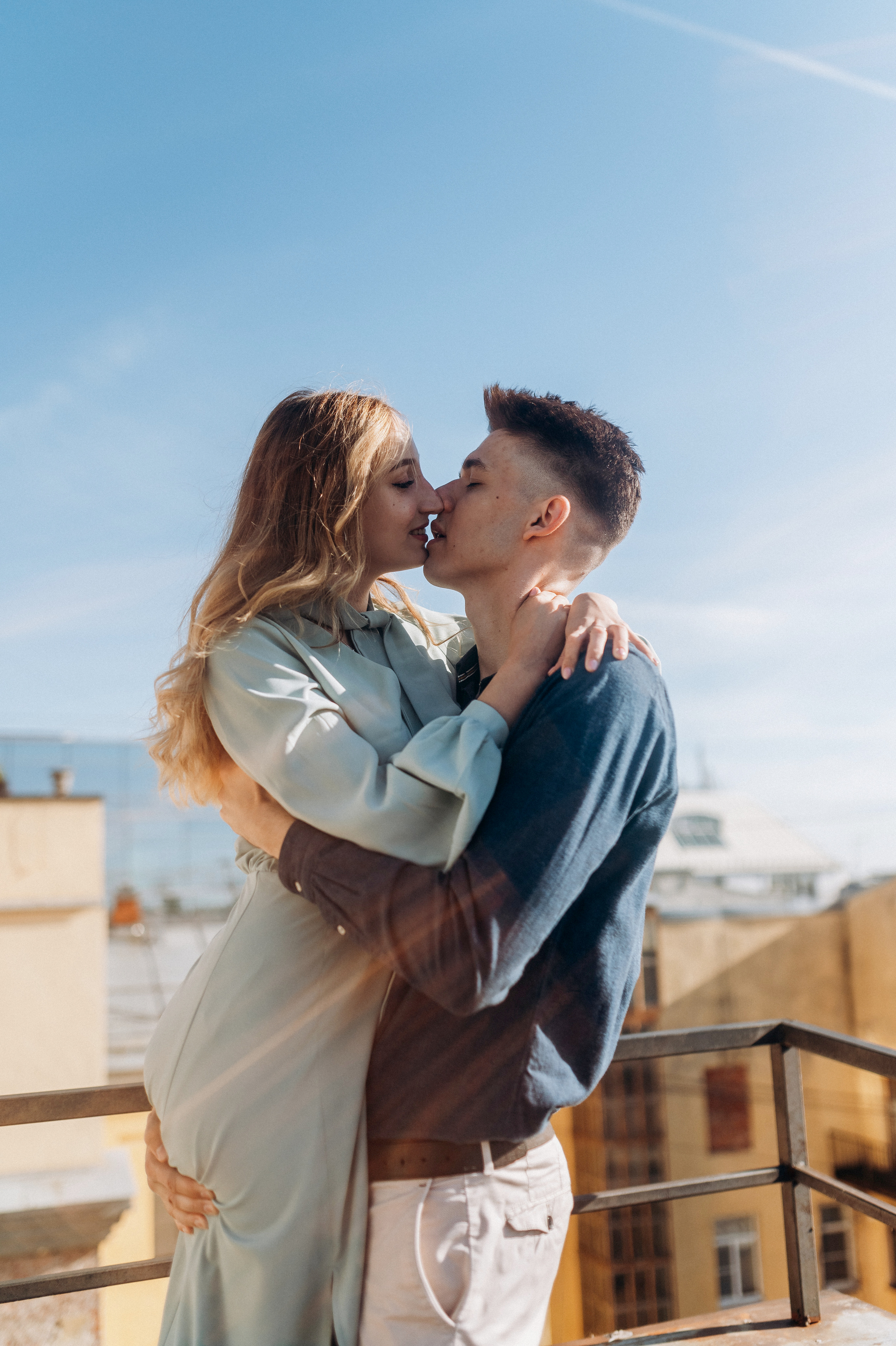 Предложение руки и сердца на крыше СПБ. Фотограф ПИТЕР СПБ Надежда Баранова