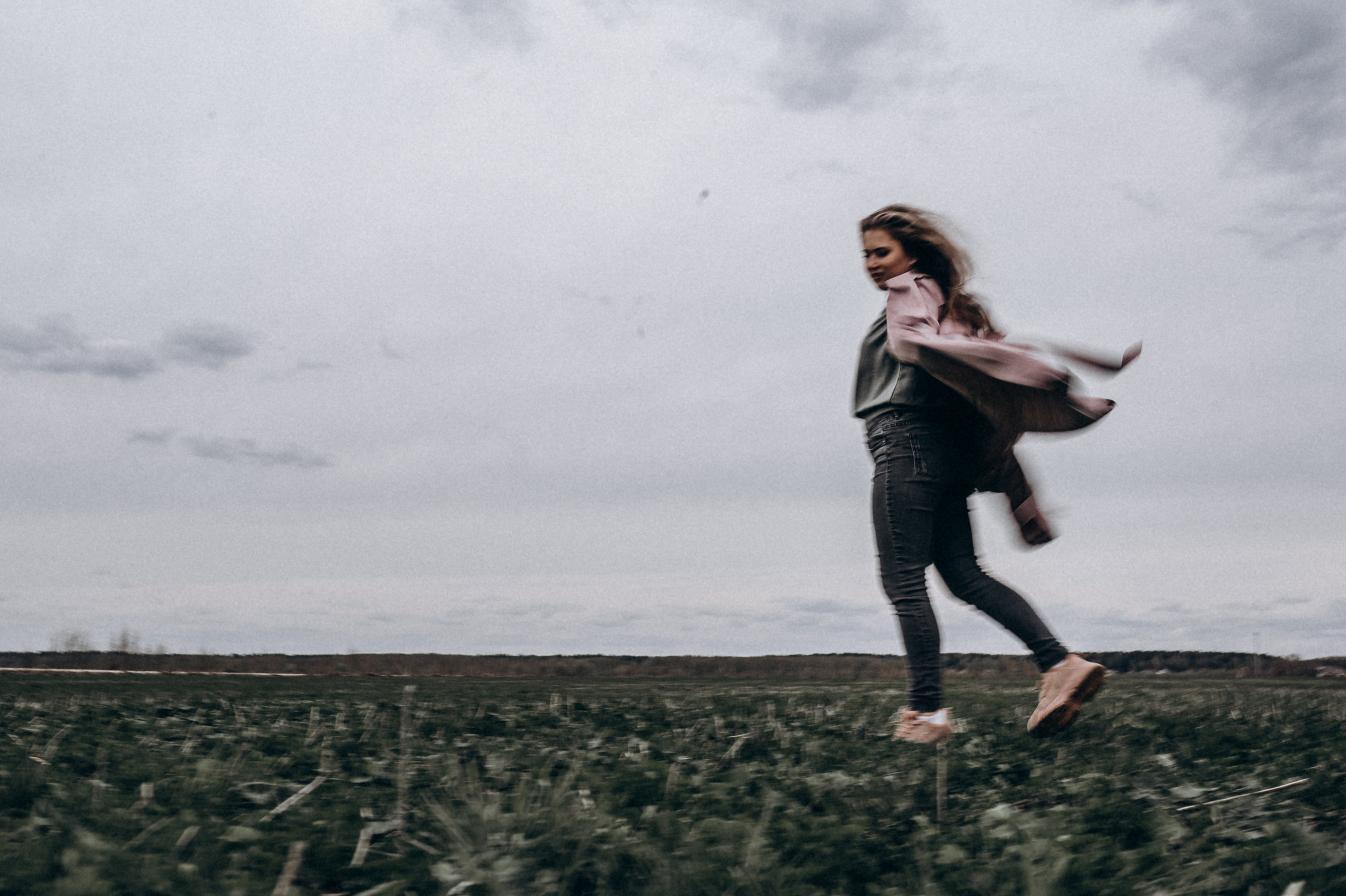 Индивидуальная фотосессия в поле Аня. Фотограф ПИТЕР СПБ Надежда Баранова