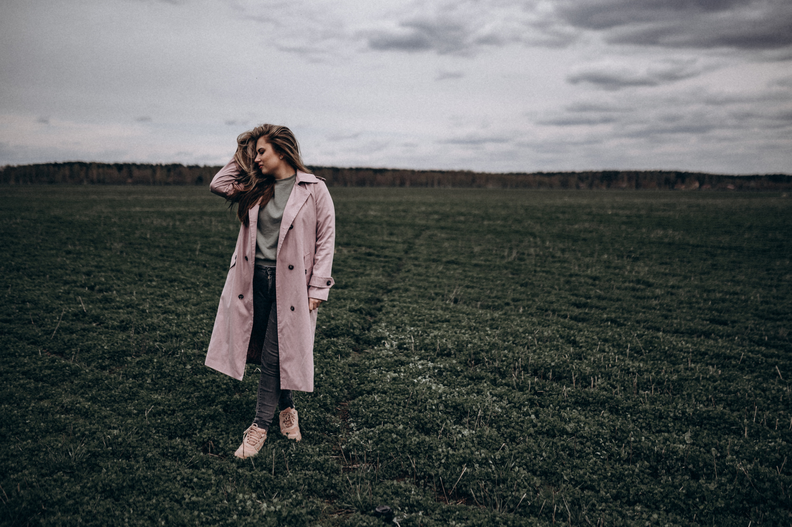 Индивидуальная фотосессия в поле Аня. Фотограф ПИТЕР СПБ Надежда Баранова