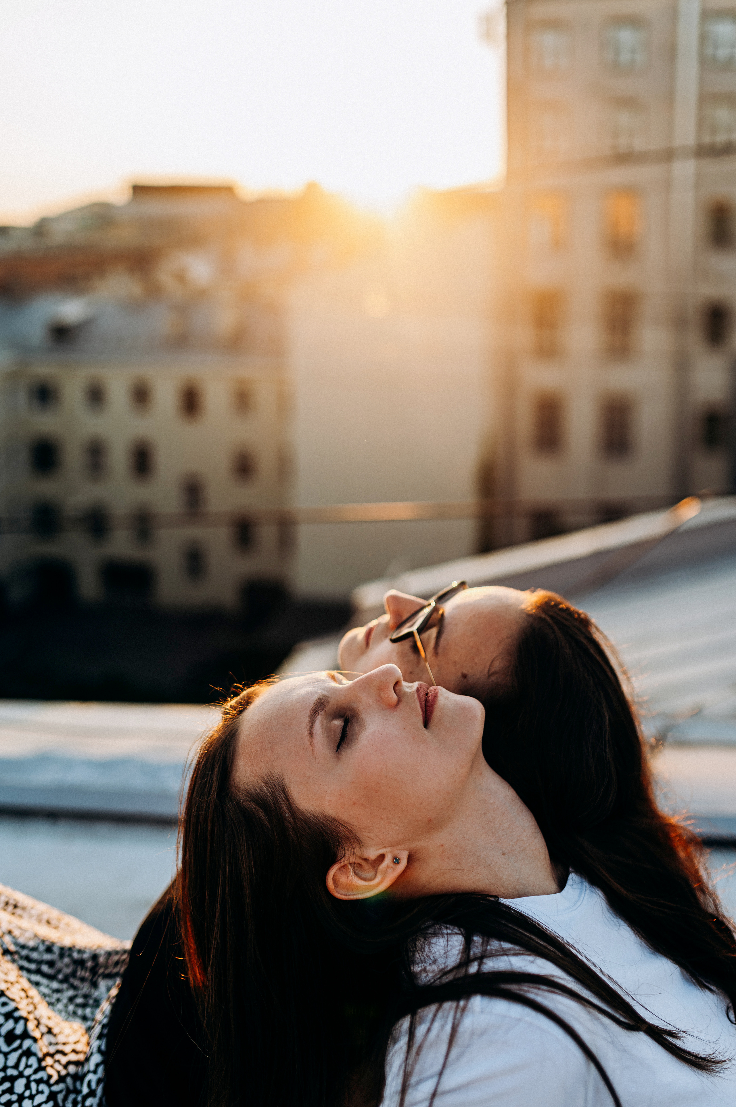 Две подруги крыша СПБ (Таня+Таня). Фотограф ПИТЕР СПБ Надежда Баранова