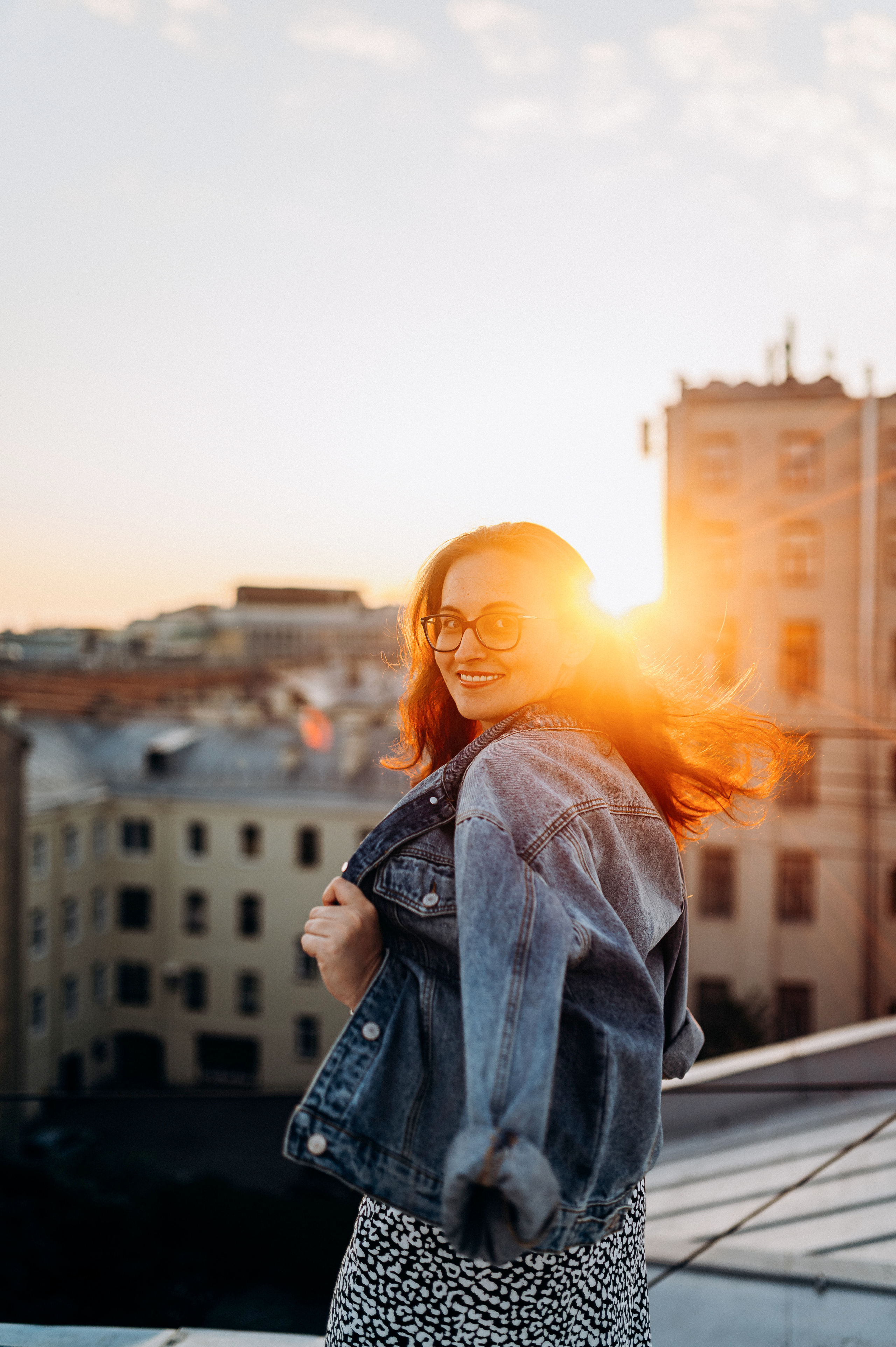 Две подруги крыша СПБ (Таня+Таня). Фотограф ПИТЕР СПБ Надежда Баранова