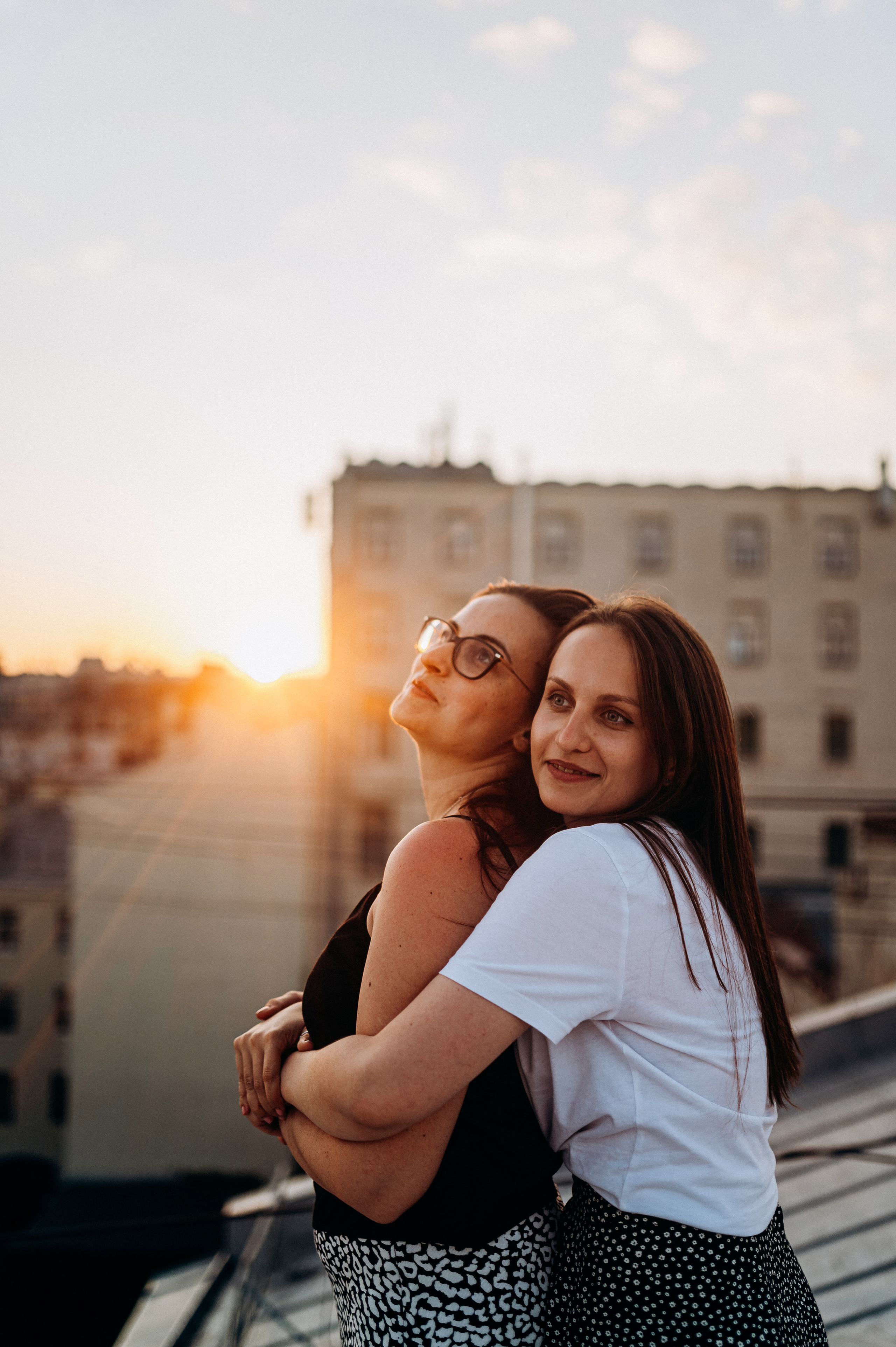 Две подруги крыша СПБ (Таня+Таня). Фотограф ПИТЕР СПБ Надежда Баранова