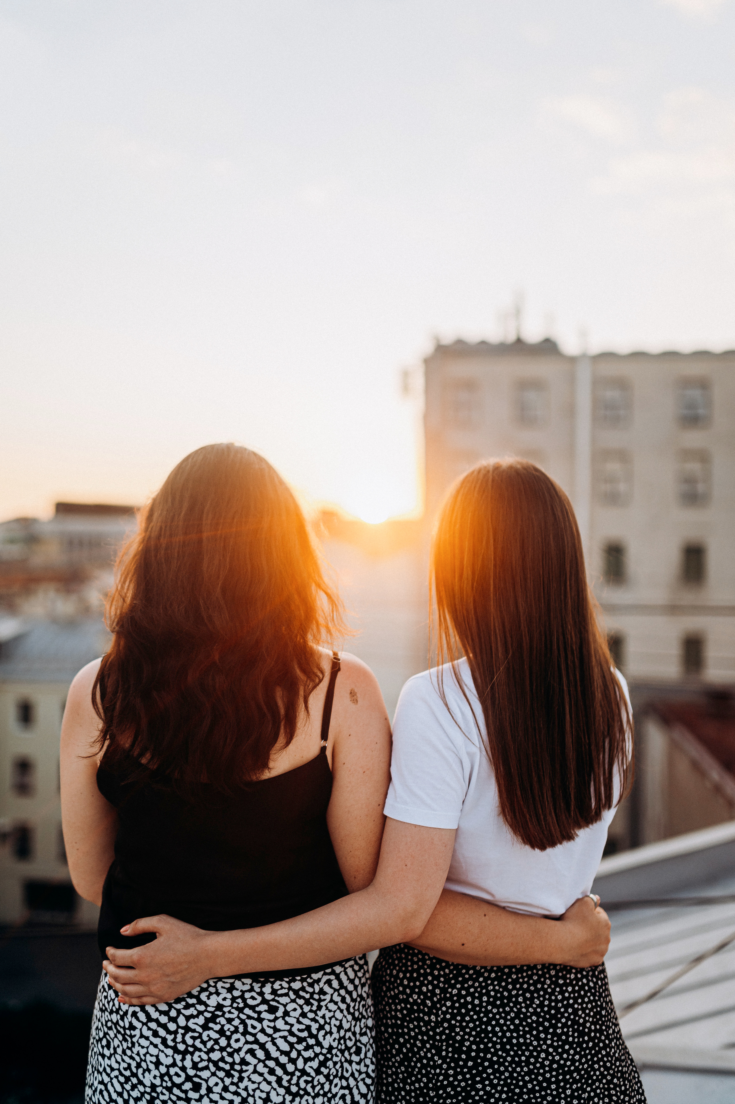 Две подруги крыша СПБ (Таня+Таня). Фотограф ПИТЕР СПБ Надежда Баранова