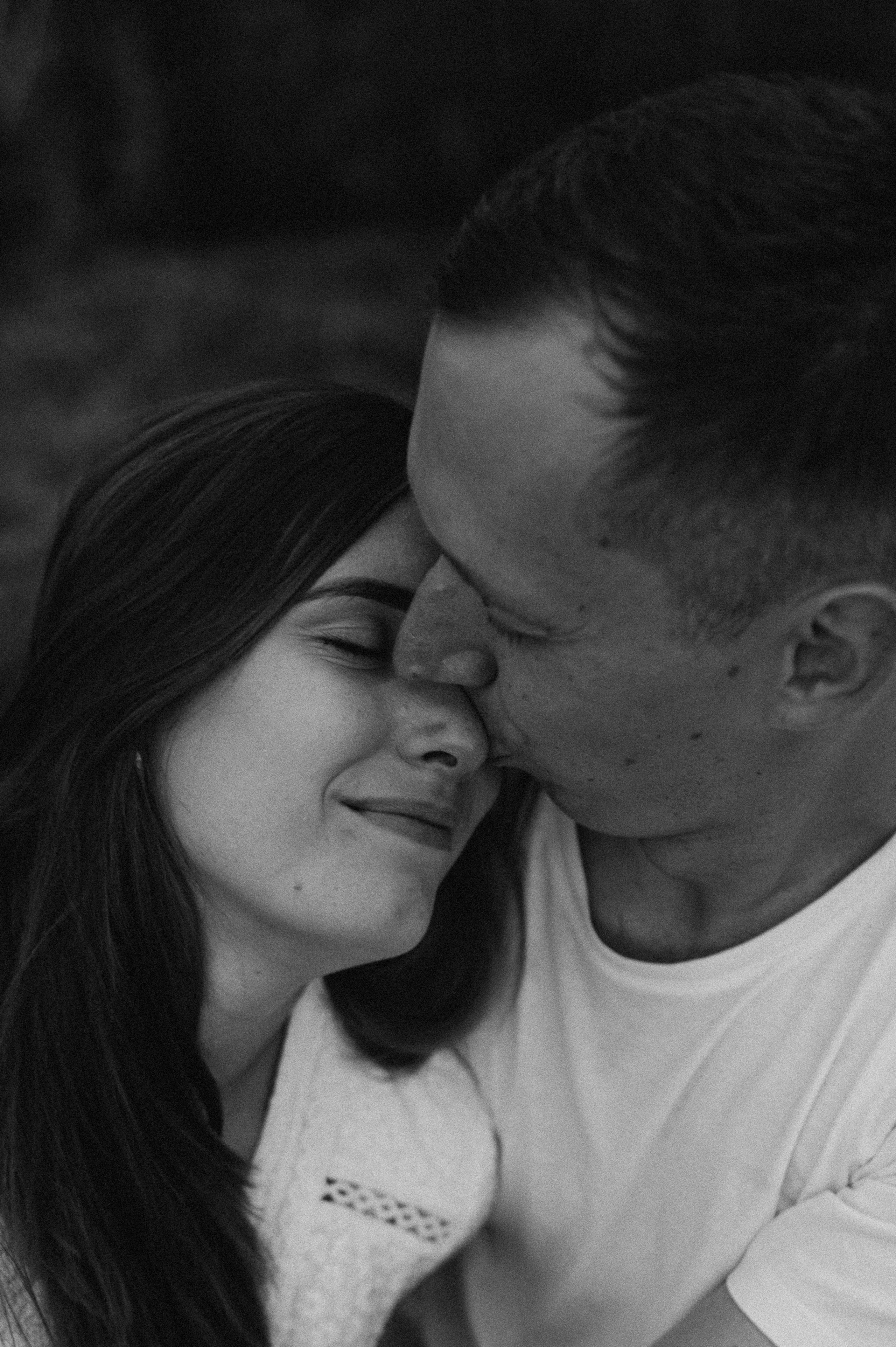 Семейная фотосессия в поле со стогами сена. Фотограф ПИТЕР СПБ Надежда Баранова