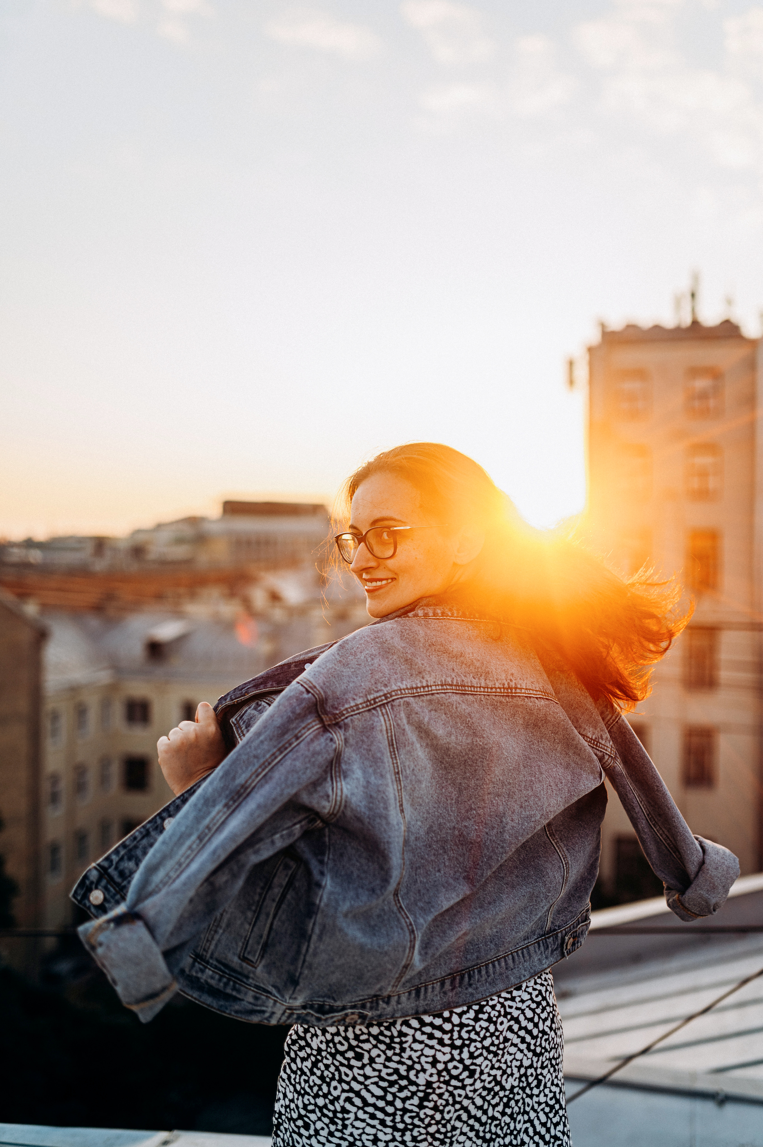 Две подруги крыша СПБ (Таня+Таня). Фотограф ПИТЕР СПБ Надежда Баранова
