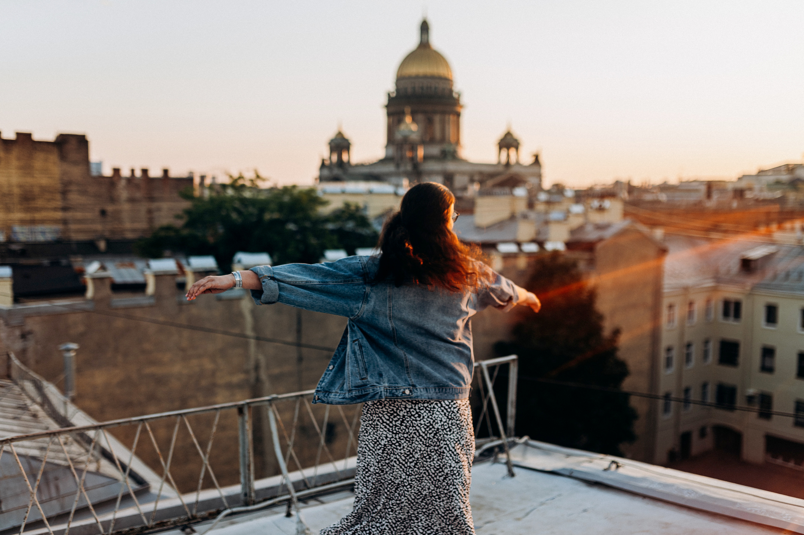Две подруги крыша СПБ (Таня+Таня). Фотограф ПИТЕР СПБ Надежда Баранова
