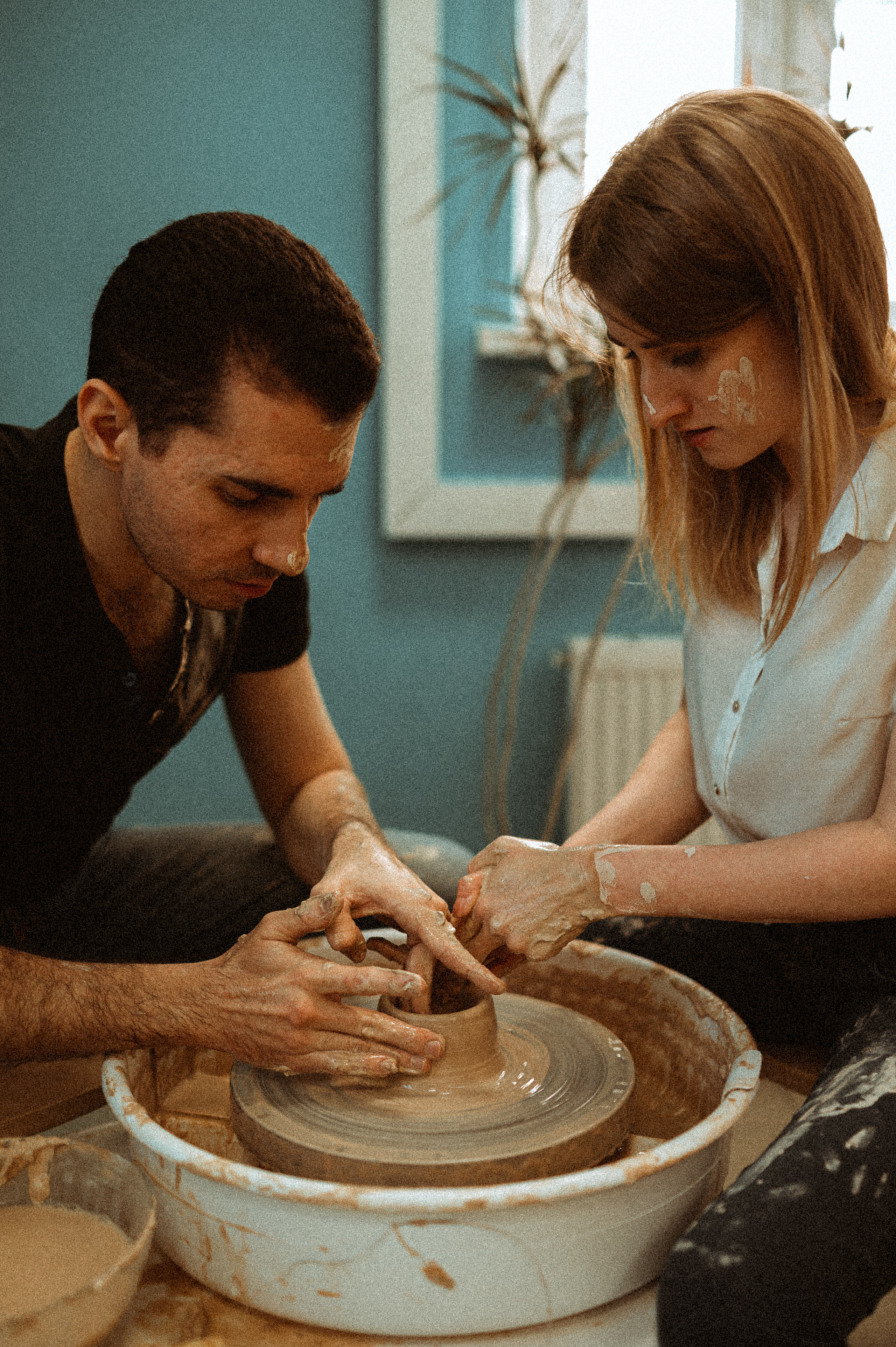Лена+Петя лав стори гончарная мастерская. Фотограф ПИТЕР СПБ Надежда Баранова