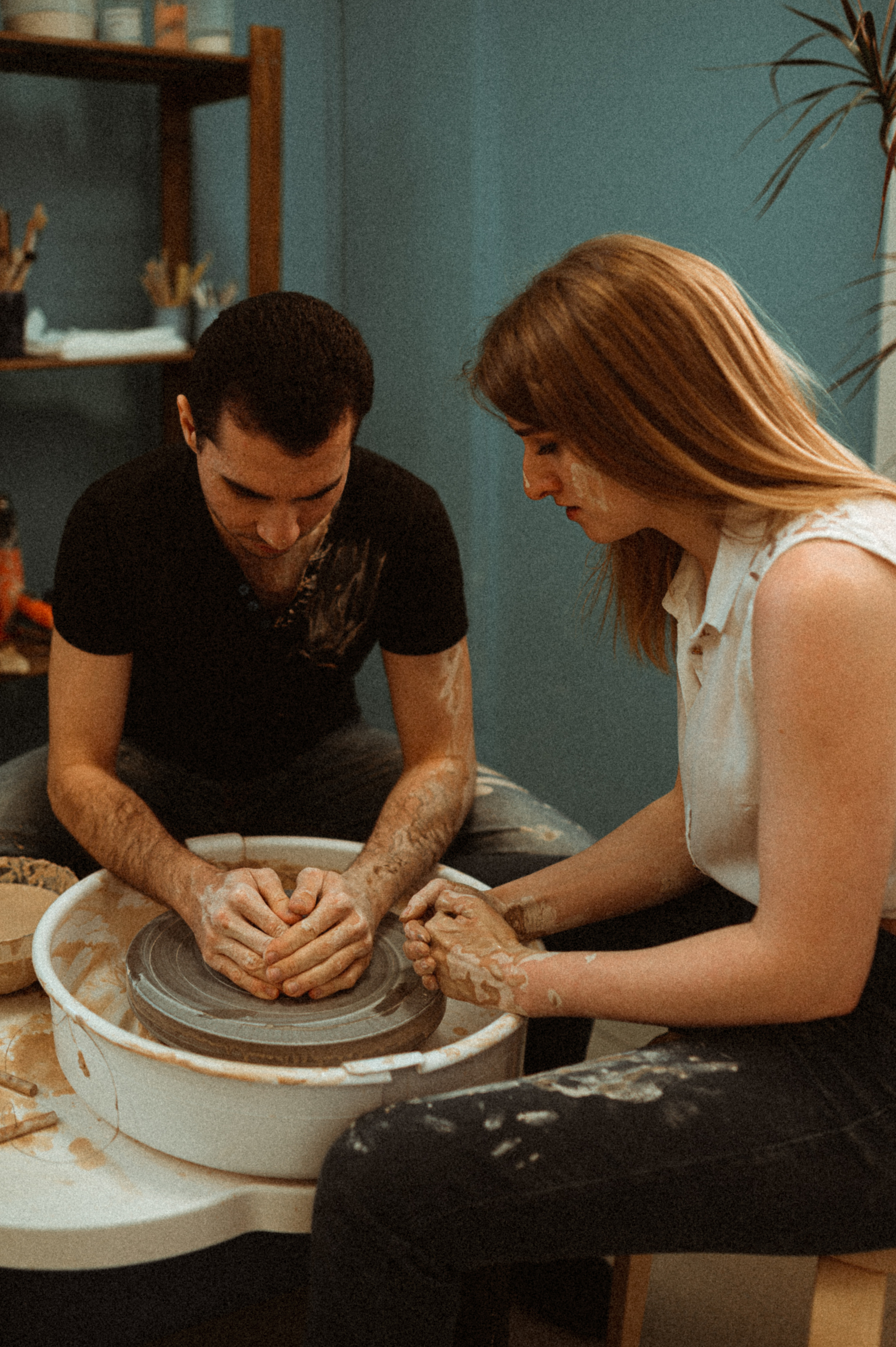 Лена+Петя лав стори гончарная мастерская. Фотограф ПИТЕР СПБ Надежда Баранова