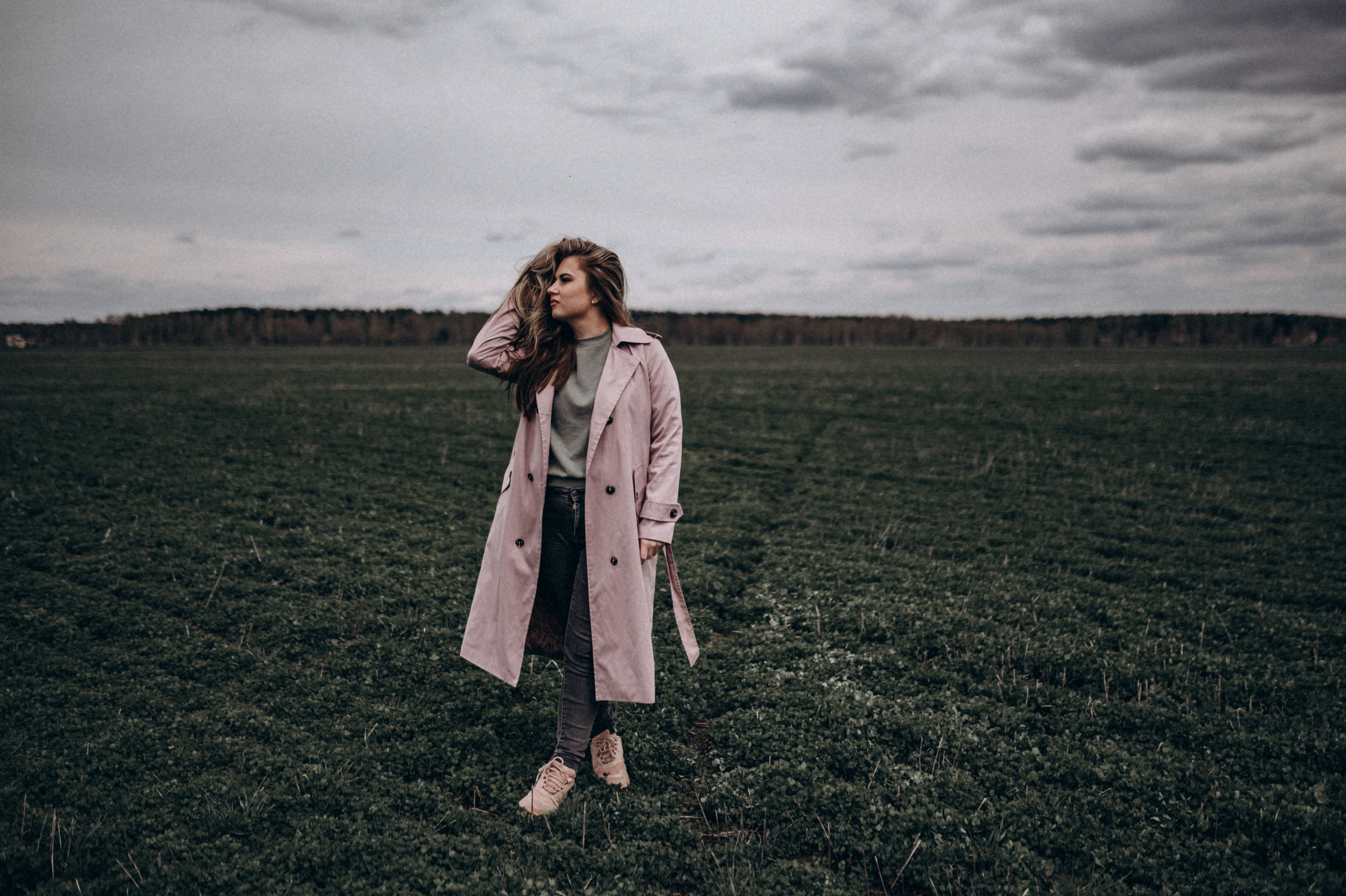 Индивидуальная фотосессия в поле Аня. Фотограф ПИТЕР СПБ Надежда Баранова