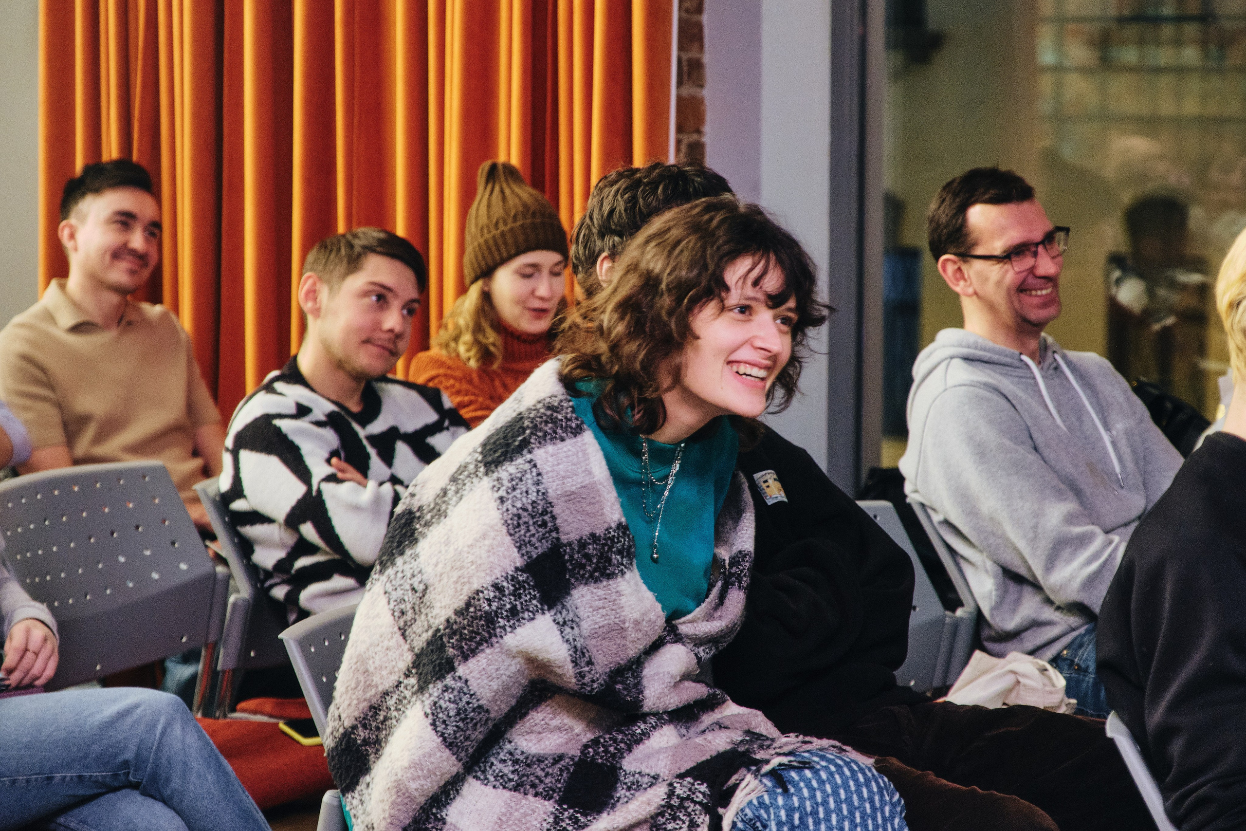 Репортажная съемка лекции в Санкт-Петербурге. Семейные и свадебные фотосессии в СПб, в студии, на улице, на природе