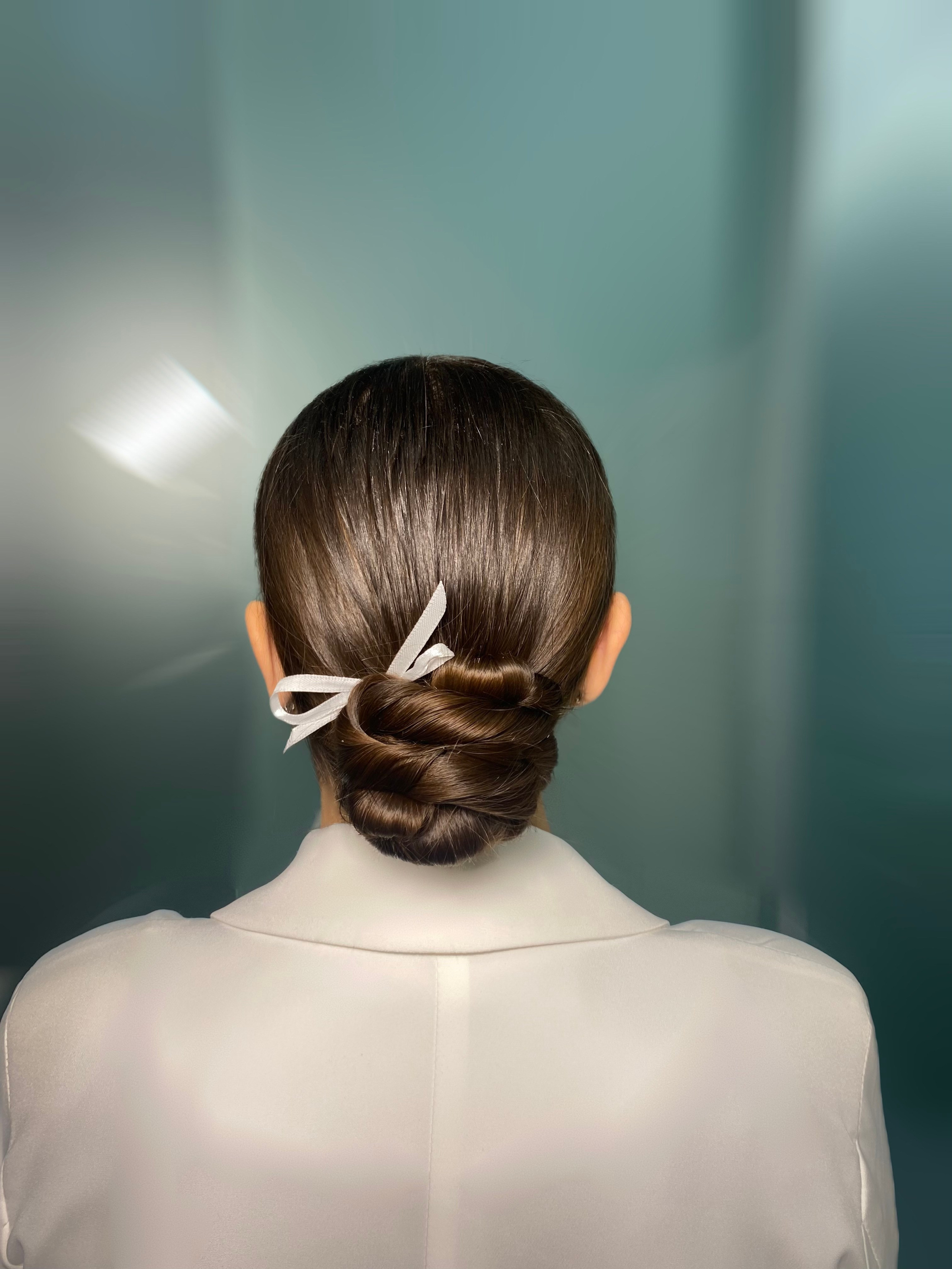 УКЛАДКА ВОЛОС ПРИЧЕСКИ В МОСКВЕ. СВАДЕБНЫЙ ВИЗАЖИСТ-СТИЛИСТ В МОСКВЕ ПРИЧЕСКИ МАКИЯЖ БРОВИ ВЫЕЗД