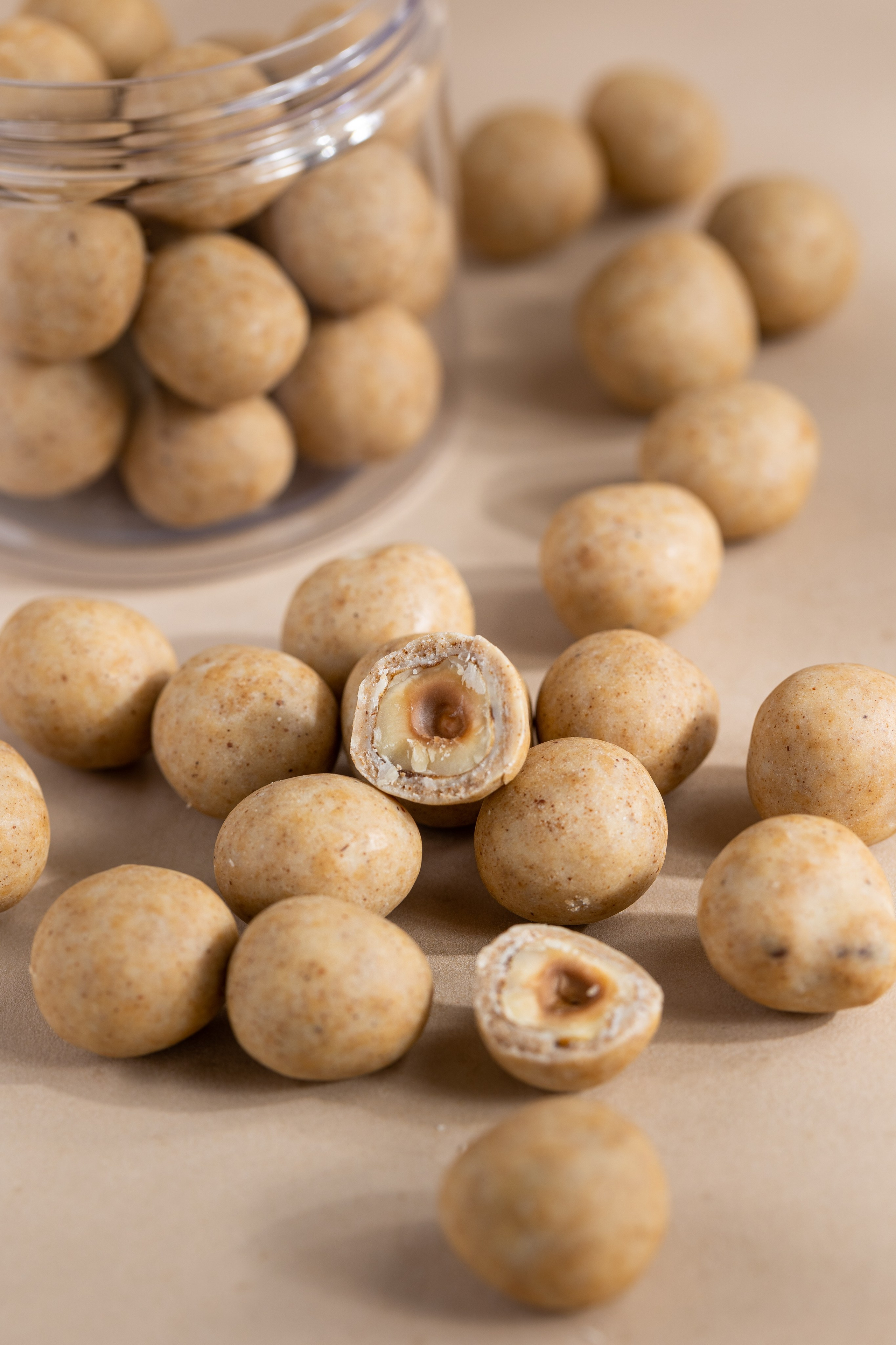 Карточки товара для маркетплейса «Ореховые драже». Ольга Панкова предметный и фуд-фотограф в Краснодаре