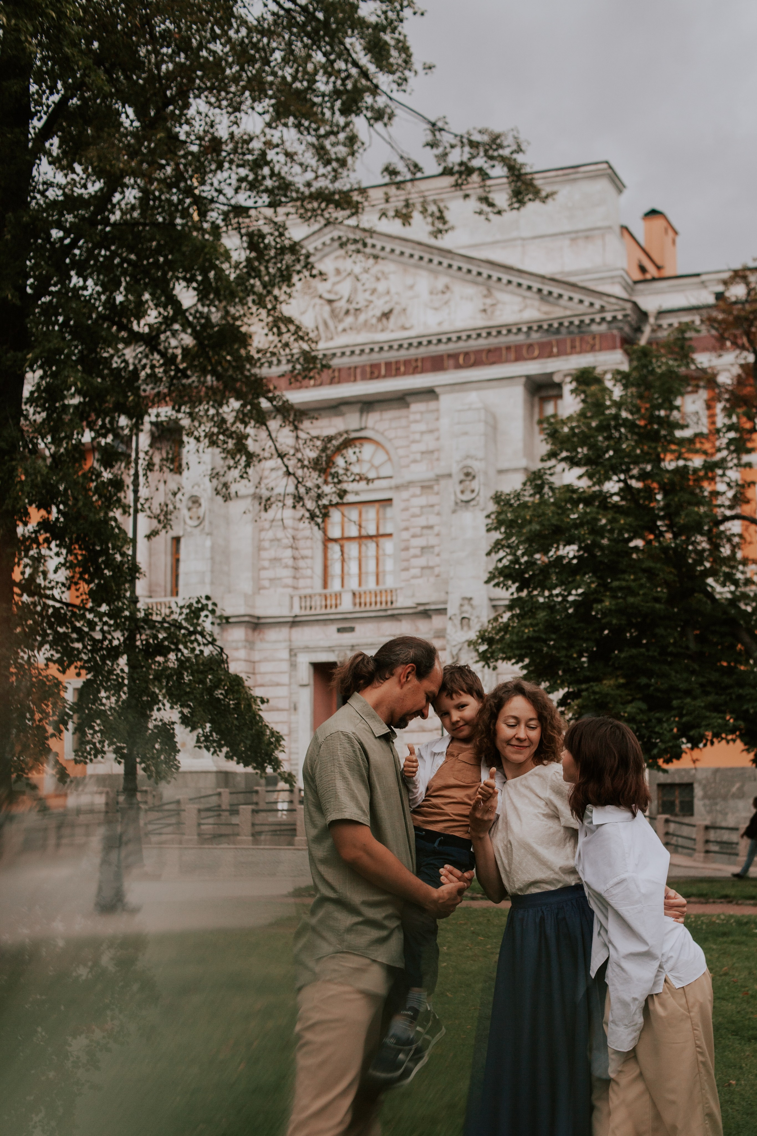 Сергей, Юля, Искра и Костя. Семейный фотограф во Всеволожске и Санкт-Петербурге Юлия Капустина