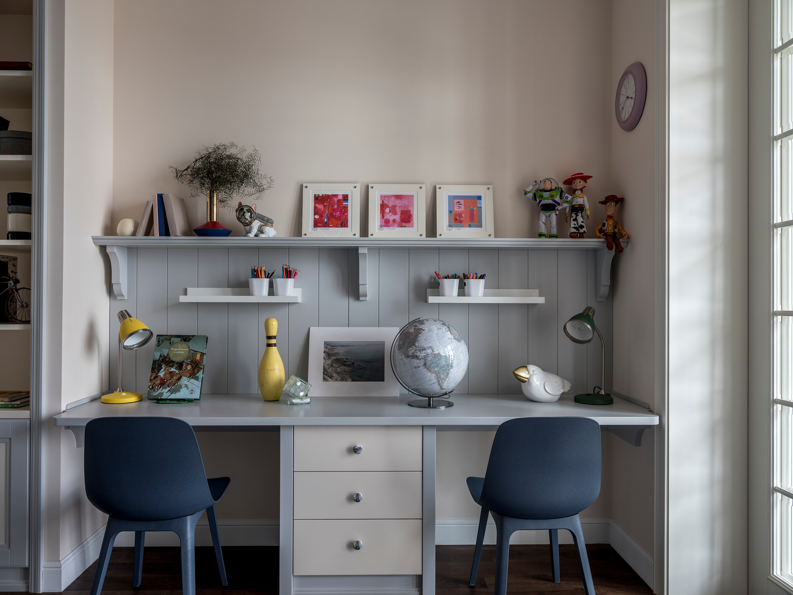 рабочий стол для двух детей