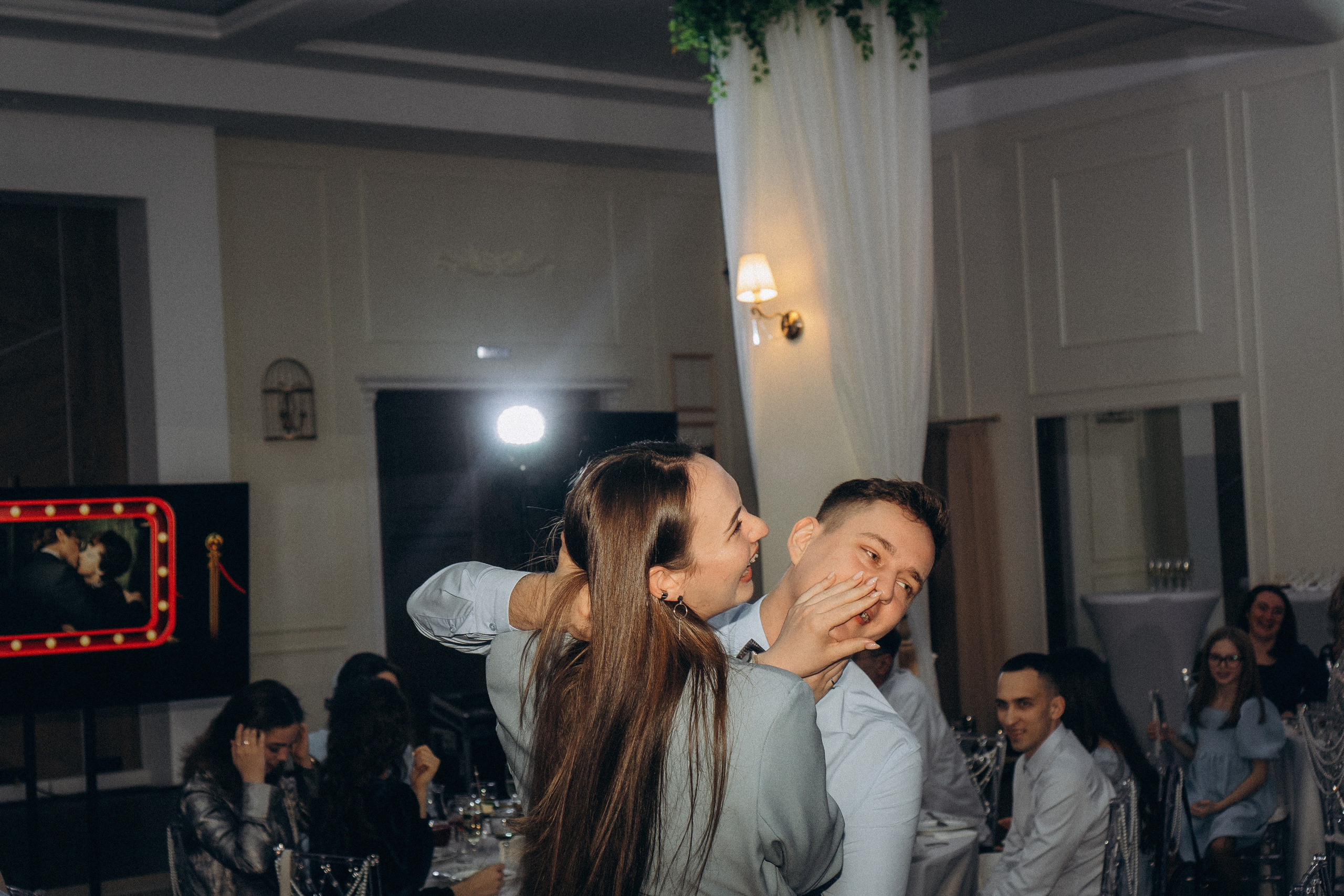 СВАДЕБНАЯ СЬЕМКА СБОРОВ В ОТЕЛЕ И ВЫЕЗД НА ЦЕРЕМОНИЮ (СНЯТО В СИБИРЕ В НИЖНЕВАРТОВСКЕ). Профессиональный фотограф, Санкт-Петербург — Виктория Богомолова