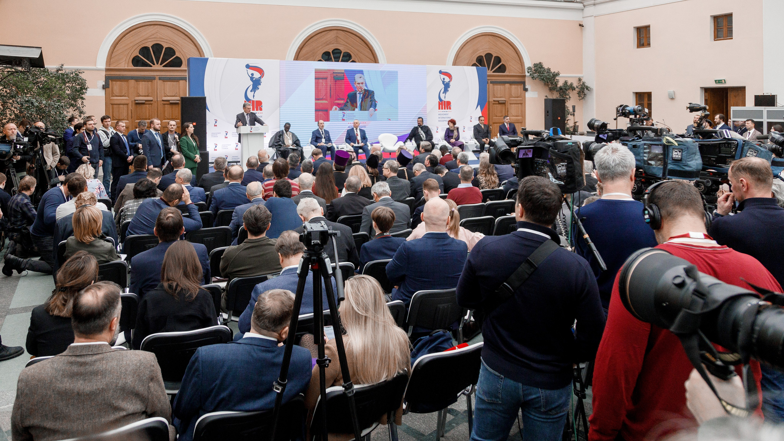 Собрание русофилов. Репортажный фотограф Борис Геер