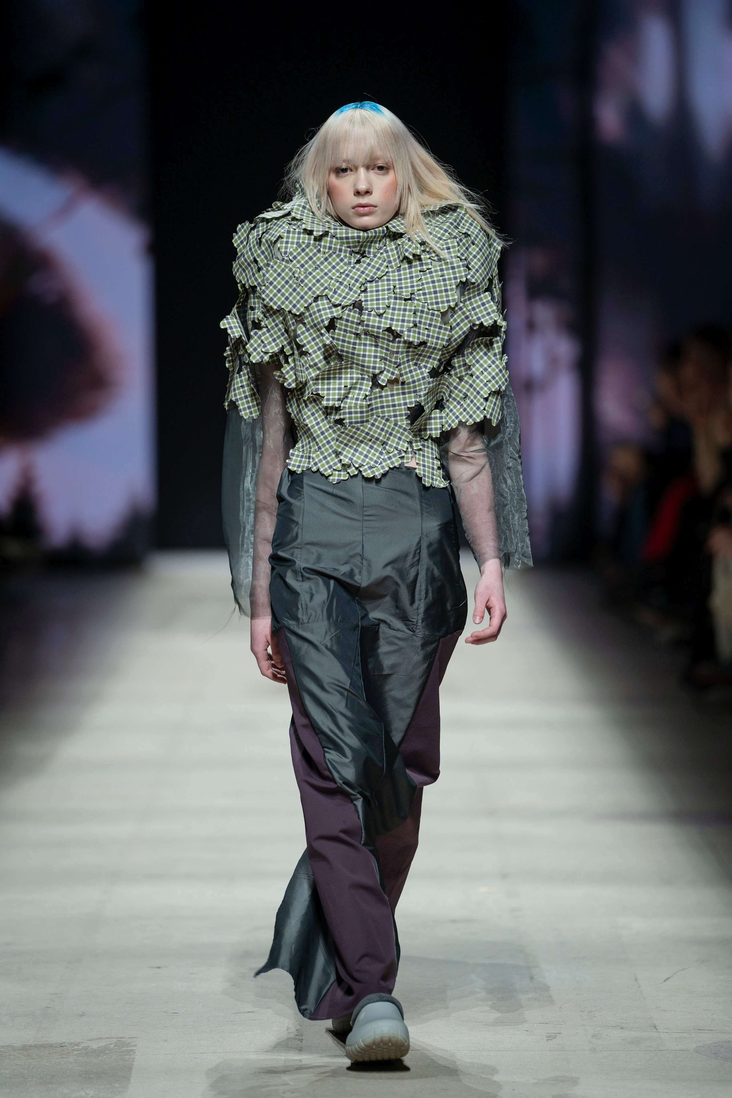 Показ Школы дизайна НИУ ВШЭ на Московской неделе моды. Фотограф в Москве Савкина Евгения