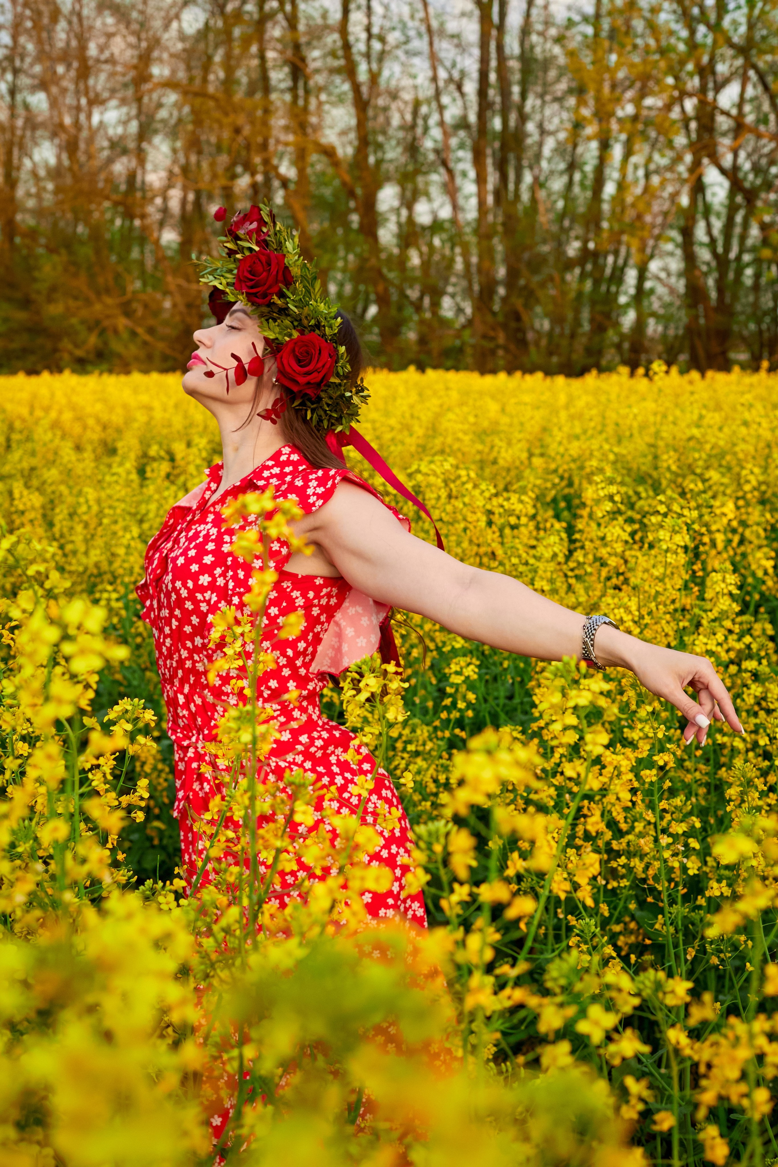 «Алый венок на желтом поле». Свадебный и креативный фотограф в ЮФО и МСК