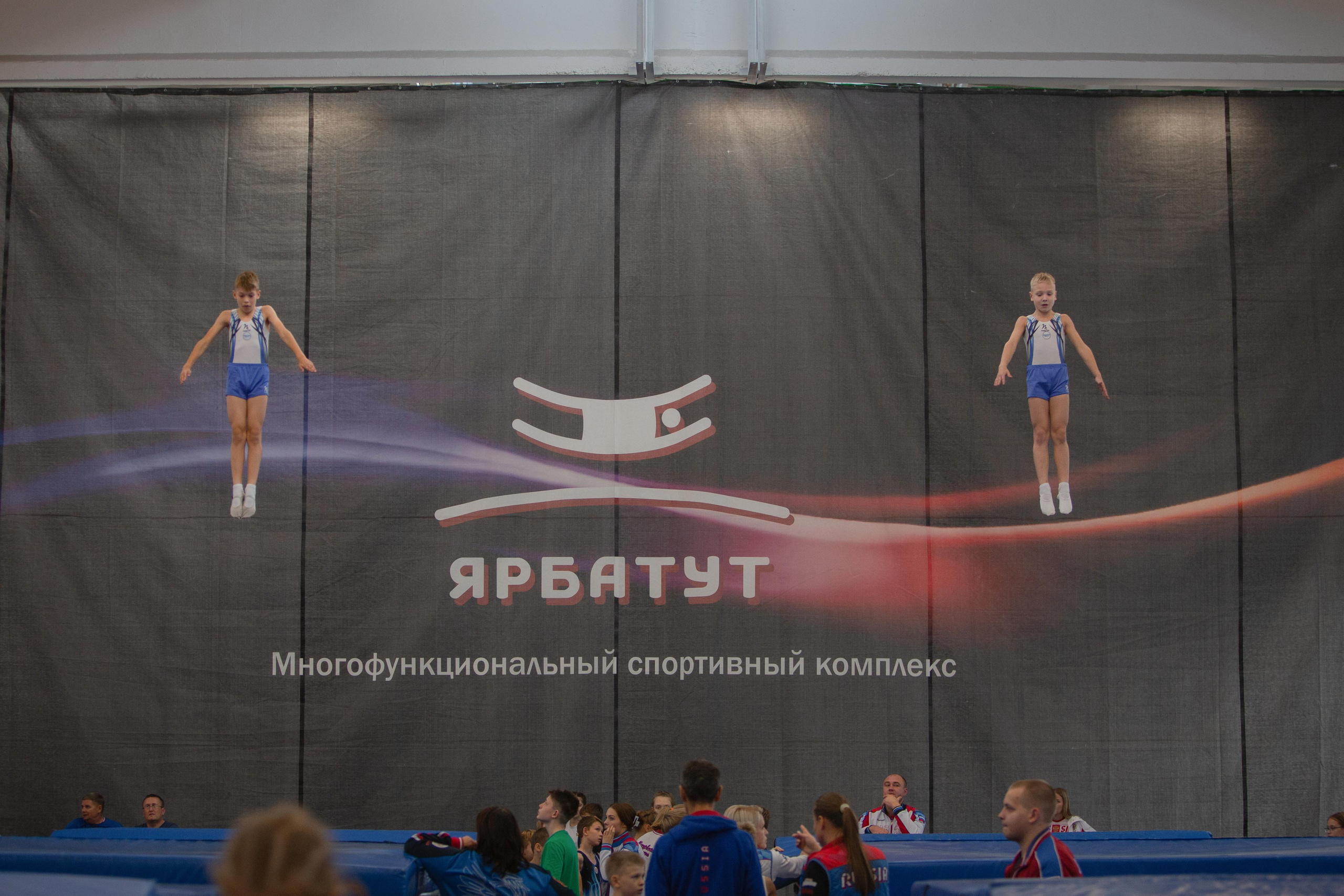 Репортажная съемка. На каждом снимке всегда два человека: фотограф и зритель