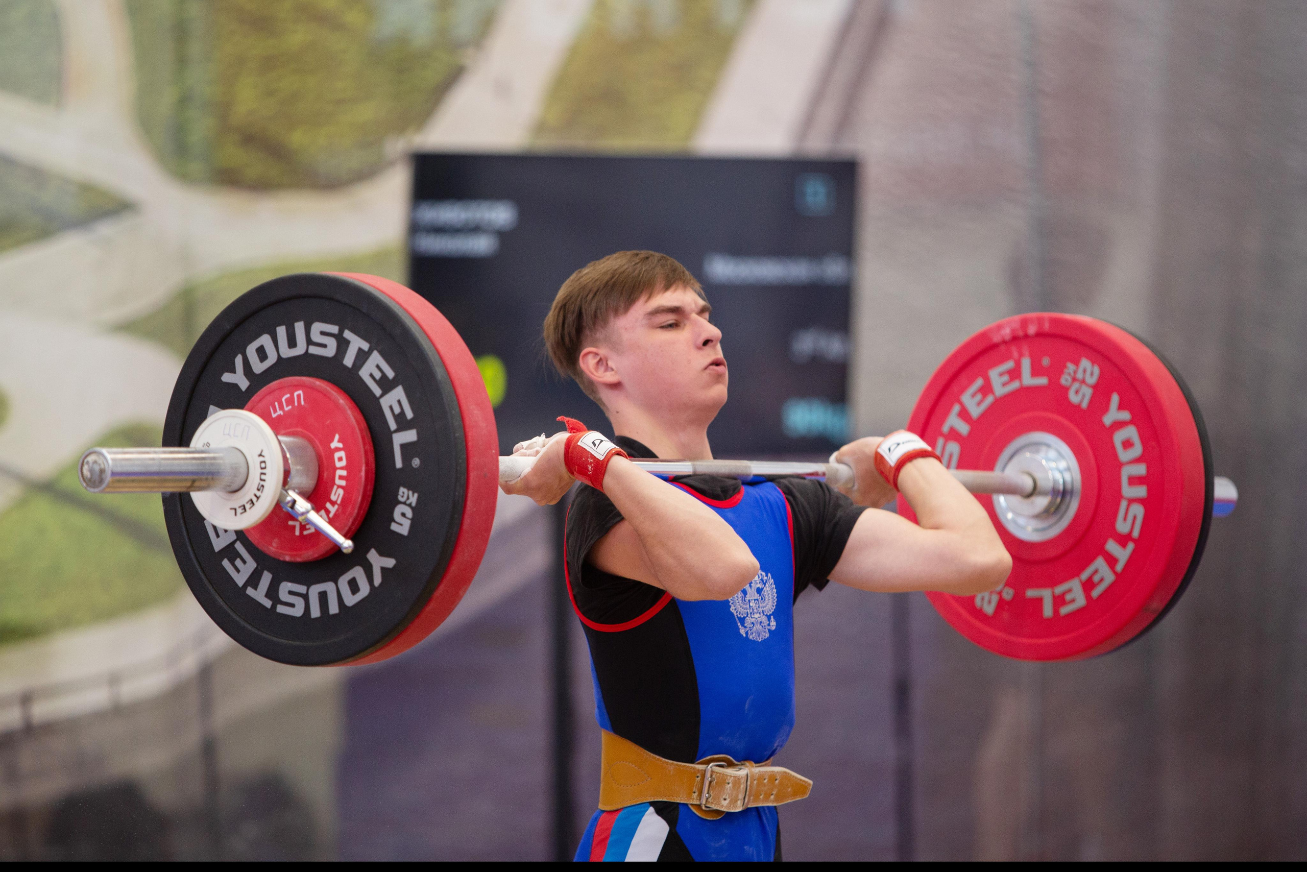 Репортажная съемка. На каждом снимке всегда два человека: фотограф и зритель
