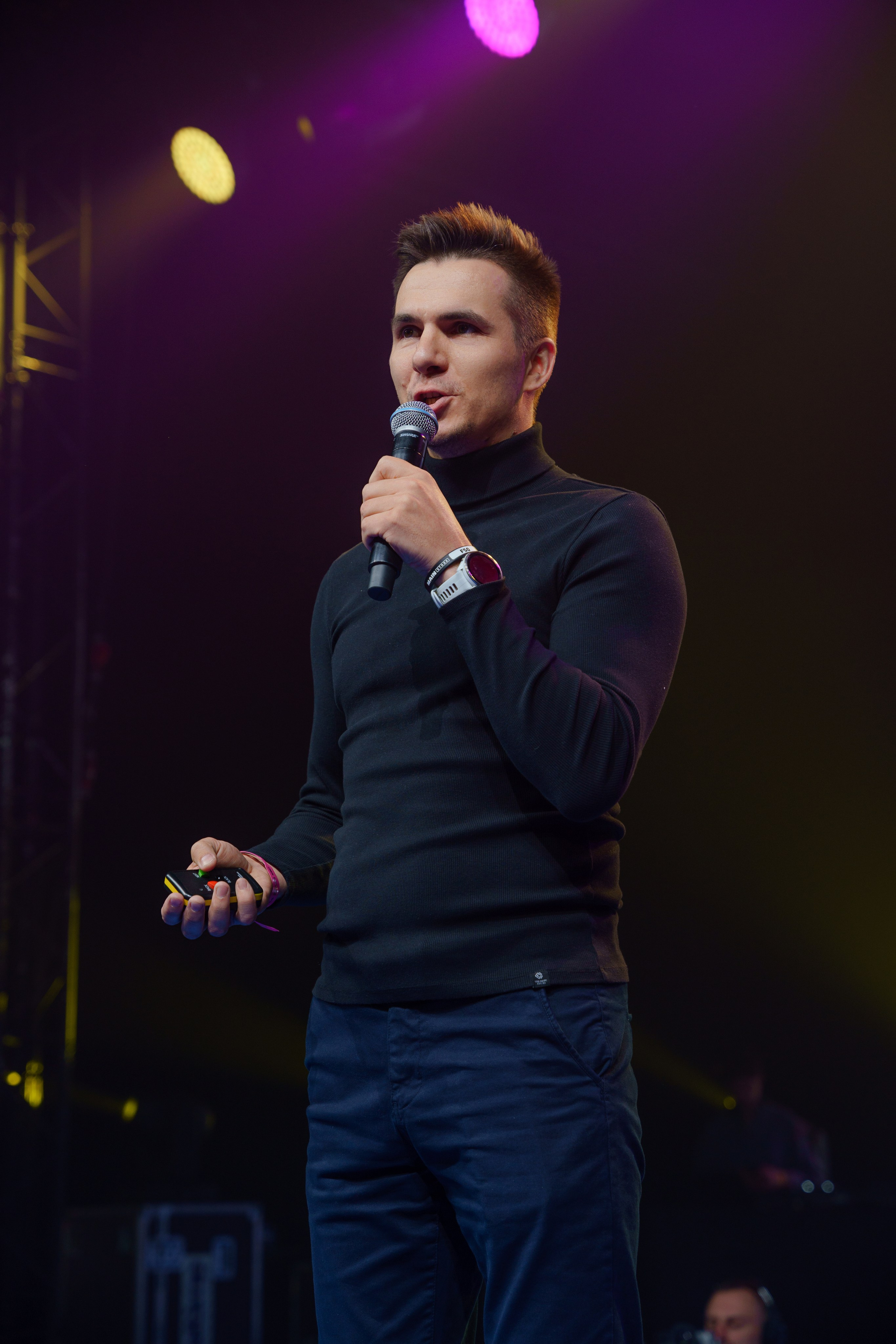 профессиональный репортажный фотограф на деловой форум