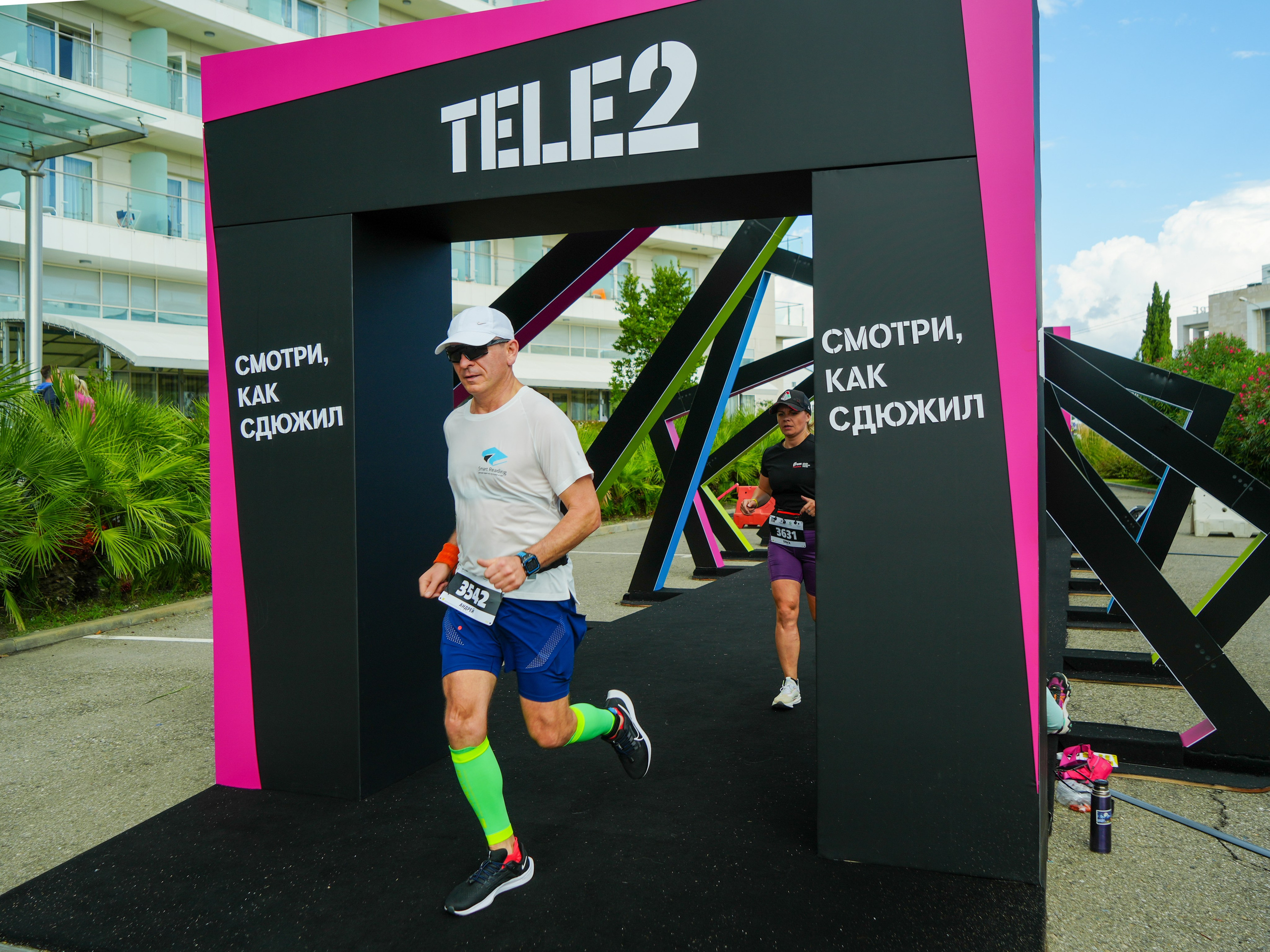 Фотоотчет партнерской интеграции для компании TELE2 на фестивале Ironstar. Репортажный фотограф в Красной Поляне и Сочи Павлюченко Екатерина