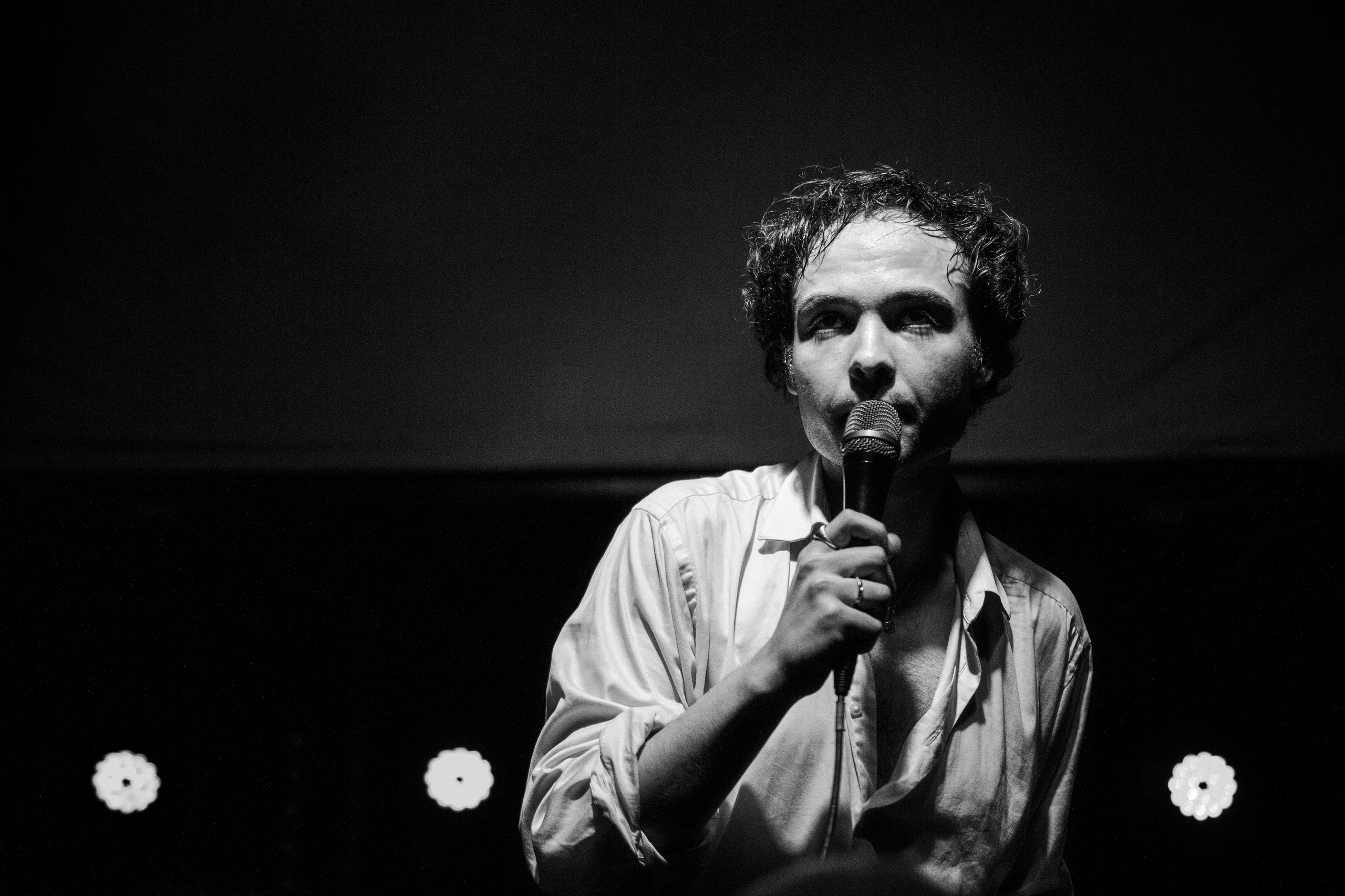 Диктофон. Фотограф для музыкантов, фотограф на концерт, концертный фотограф, съемка концерта, бэкстейдж фотограф