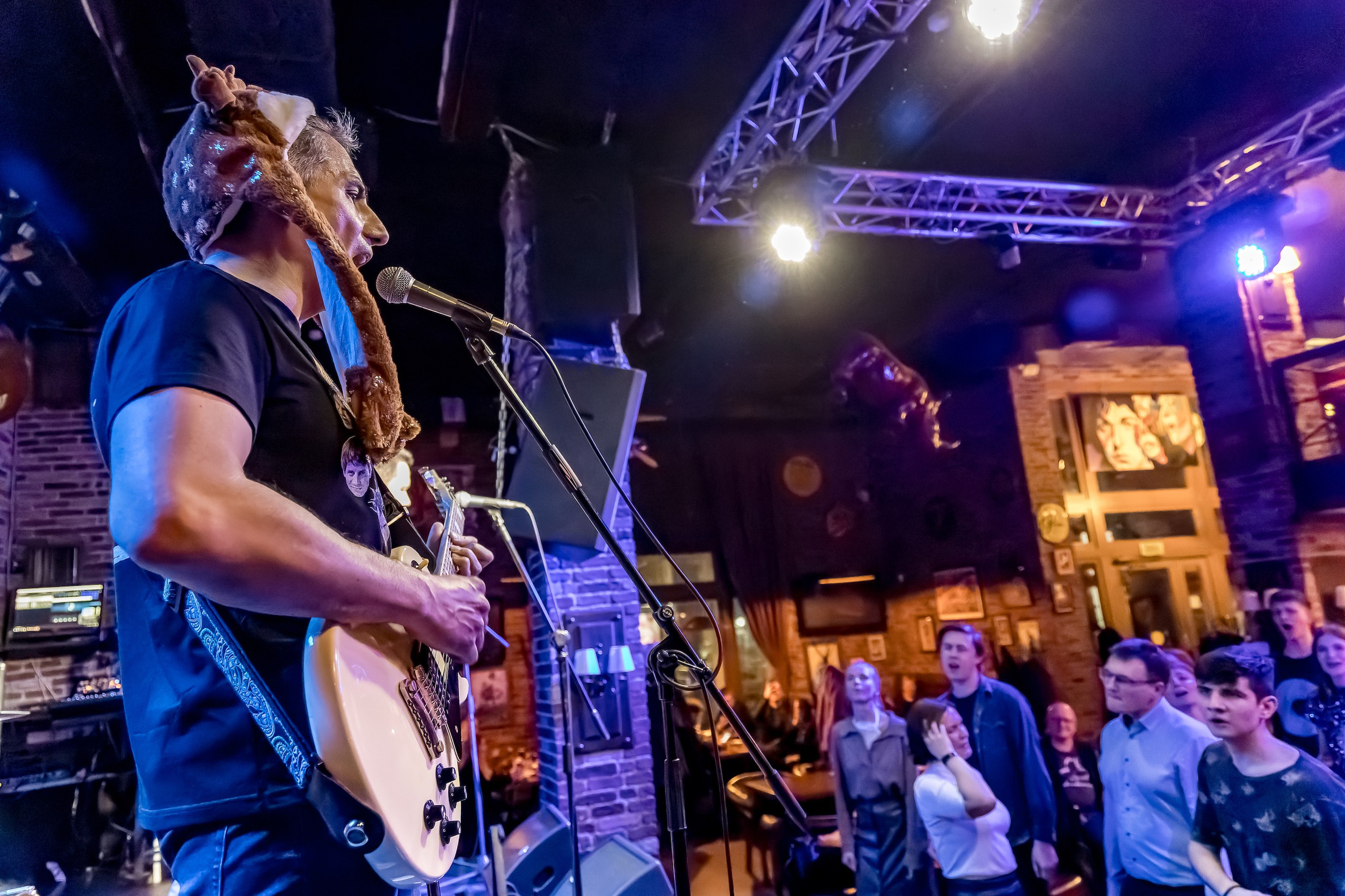 LifePub 29.03.2023. Московская кавер-группа BankBand