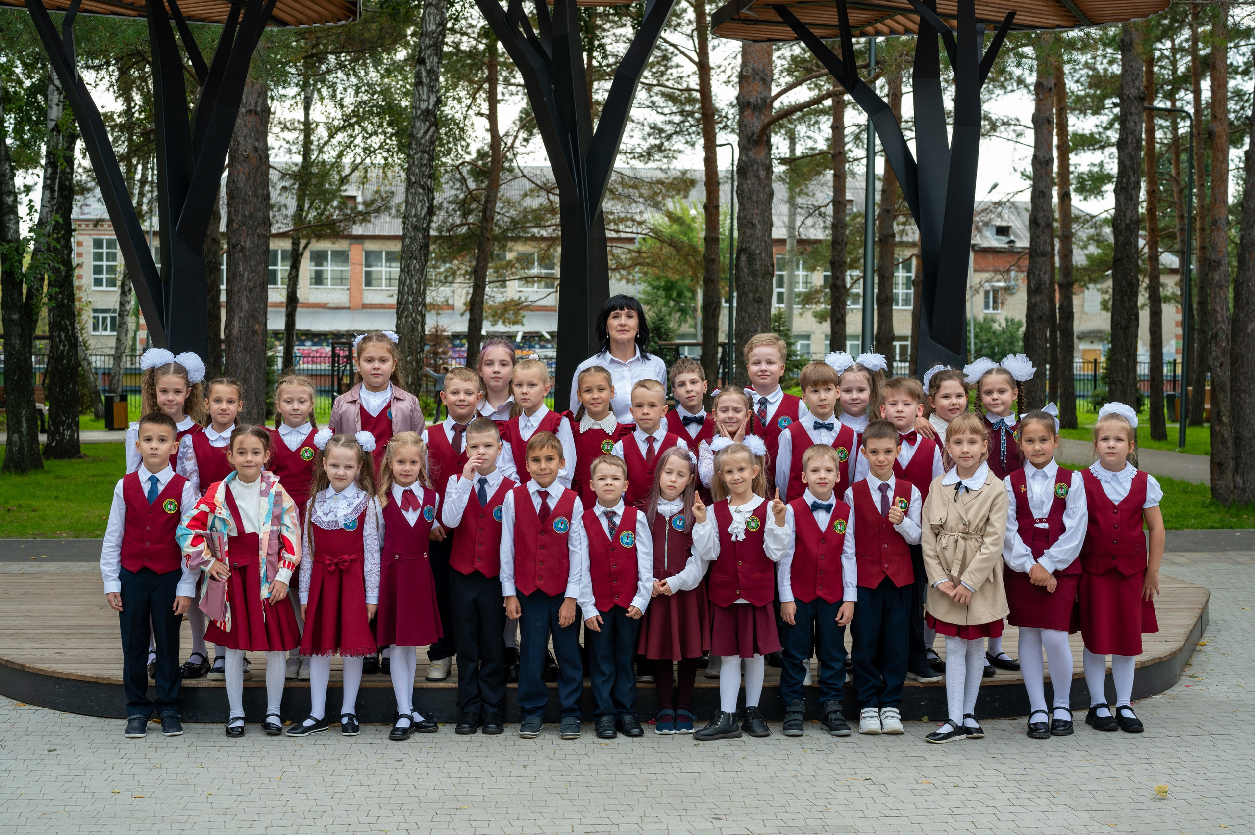 1 сентября 16 гимназия 2 класс (линейка + в классе+ на улице). Фотограф новорожденных, семейный детский в Тюмени Татьяна Морозова