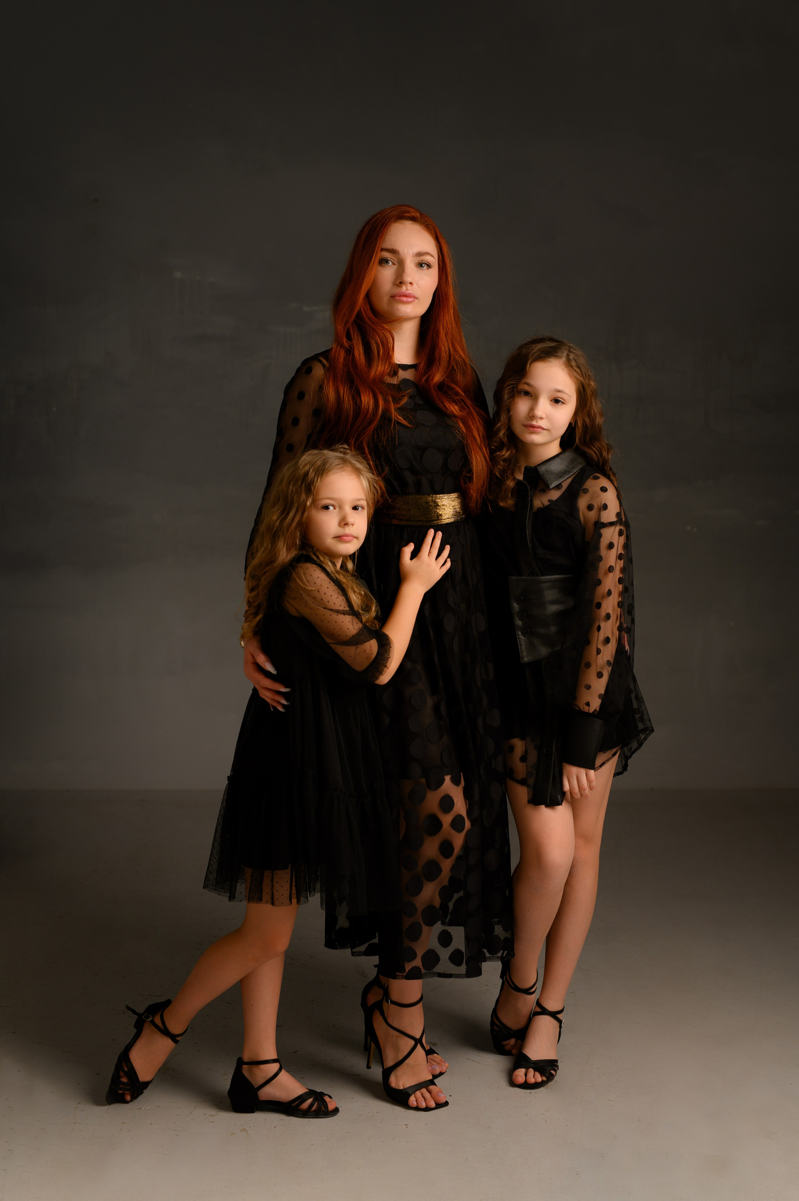 Семейная портретная студийная съемка. НЬЮБОРН ФОТОСЕССИИ, БЕРЕМЕННОСТЬ, ПОРТРЕТНЫЕ СЕМЕЙНЫЕ ФОТОСЕССИИ  Ногинск Москва ОЛЬГА ВОГЕЛЬ