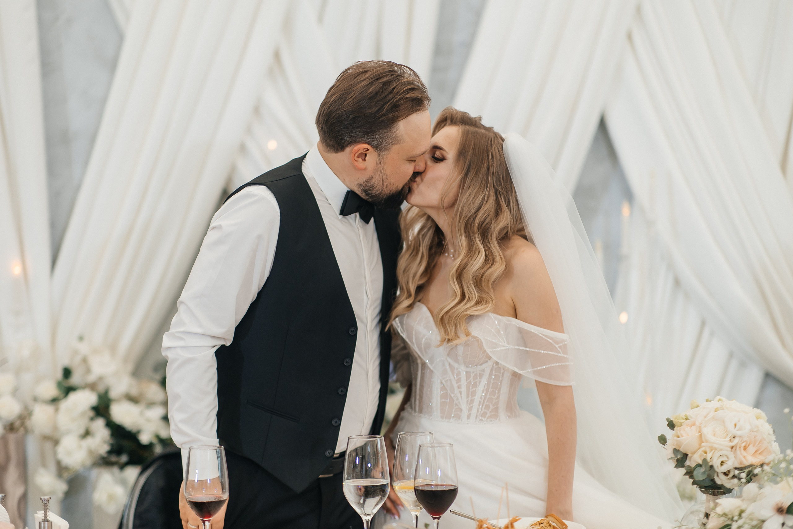 Илья и Инна 2025 Небо. Свадебный и портретный фотограф Алина Иванова. Екатеринбург-Москва