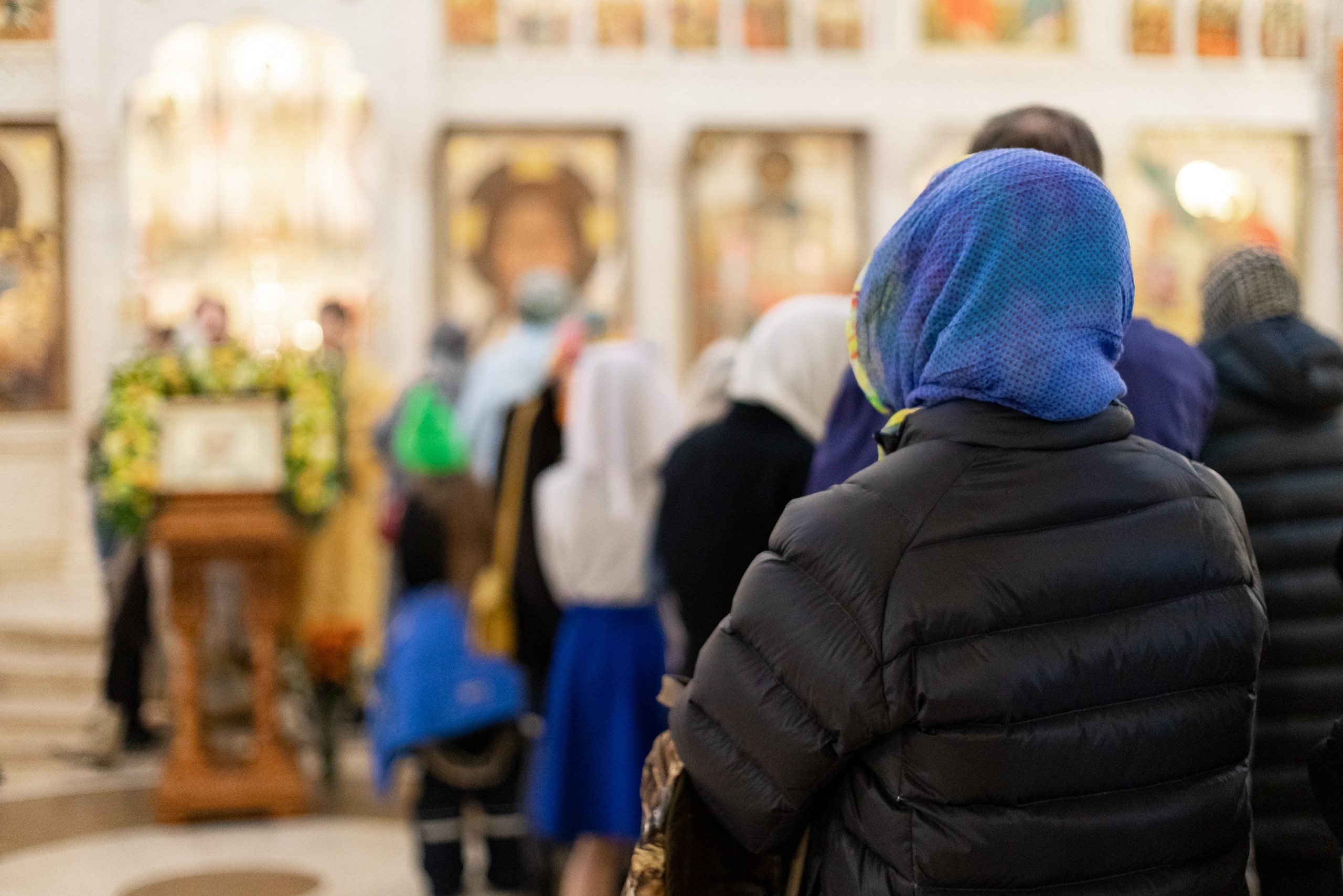 Праздничное богослужение Святителю Николаю 19 декабря. Интерьерный фотограф в Москве Роман Потапов