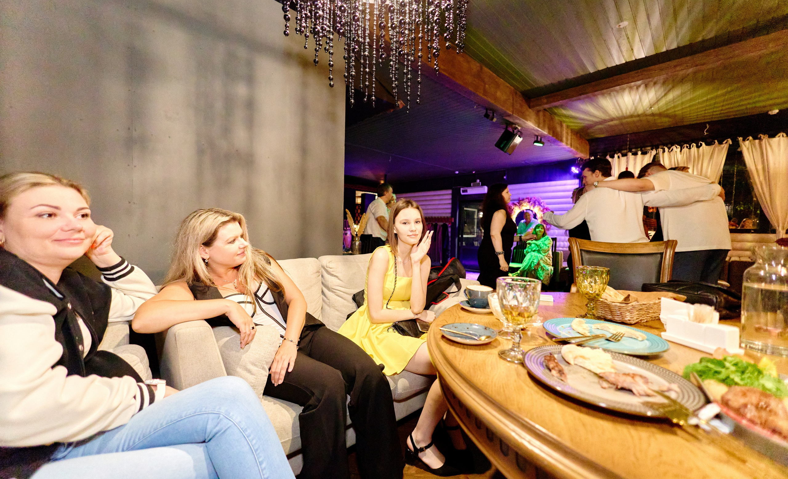 Выпускной 35 Сош. Фотограф Выпускные альбомы Таганрог Сергей Коробченко