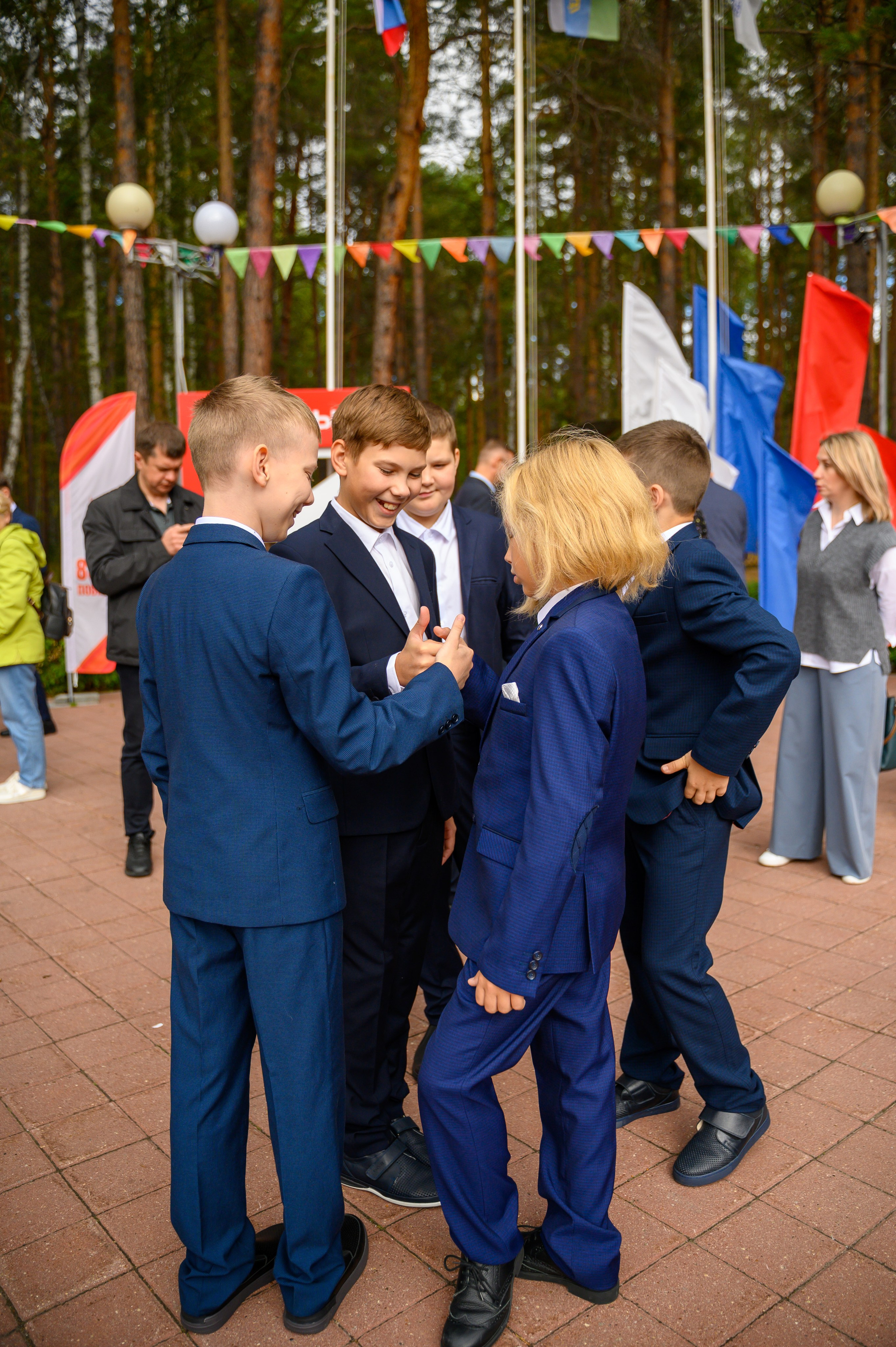 1 сентября линейка ФМШ. Фотограф новорожденных, семейный детский в Тюмени Татьяна Морозова