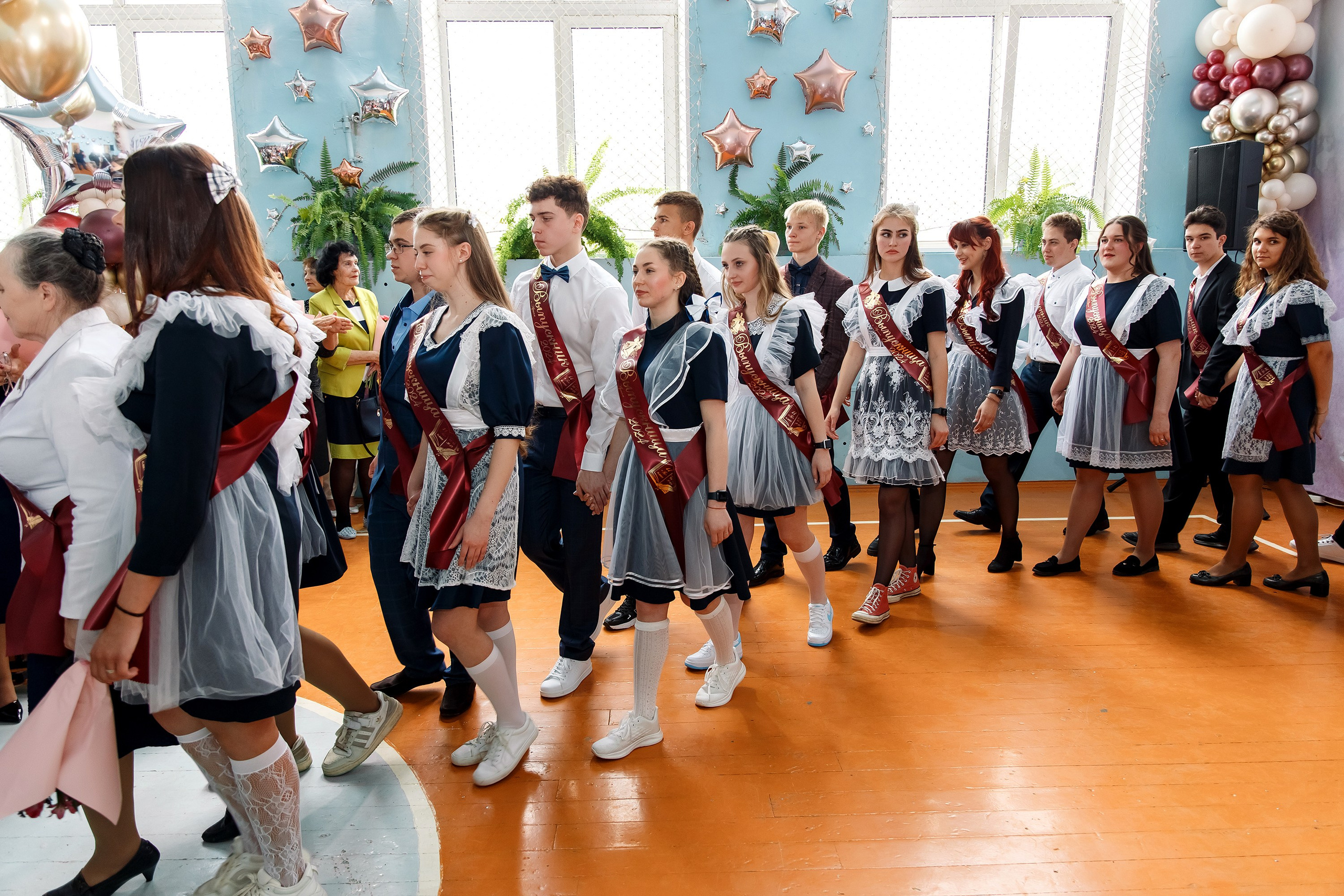 11 класс Последний звонок. Фотограф Любовь Корниенко, Примоский край