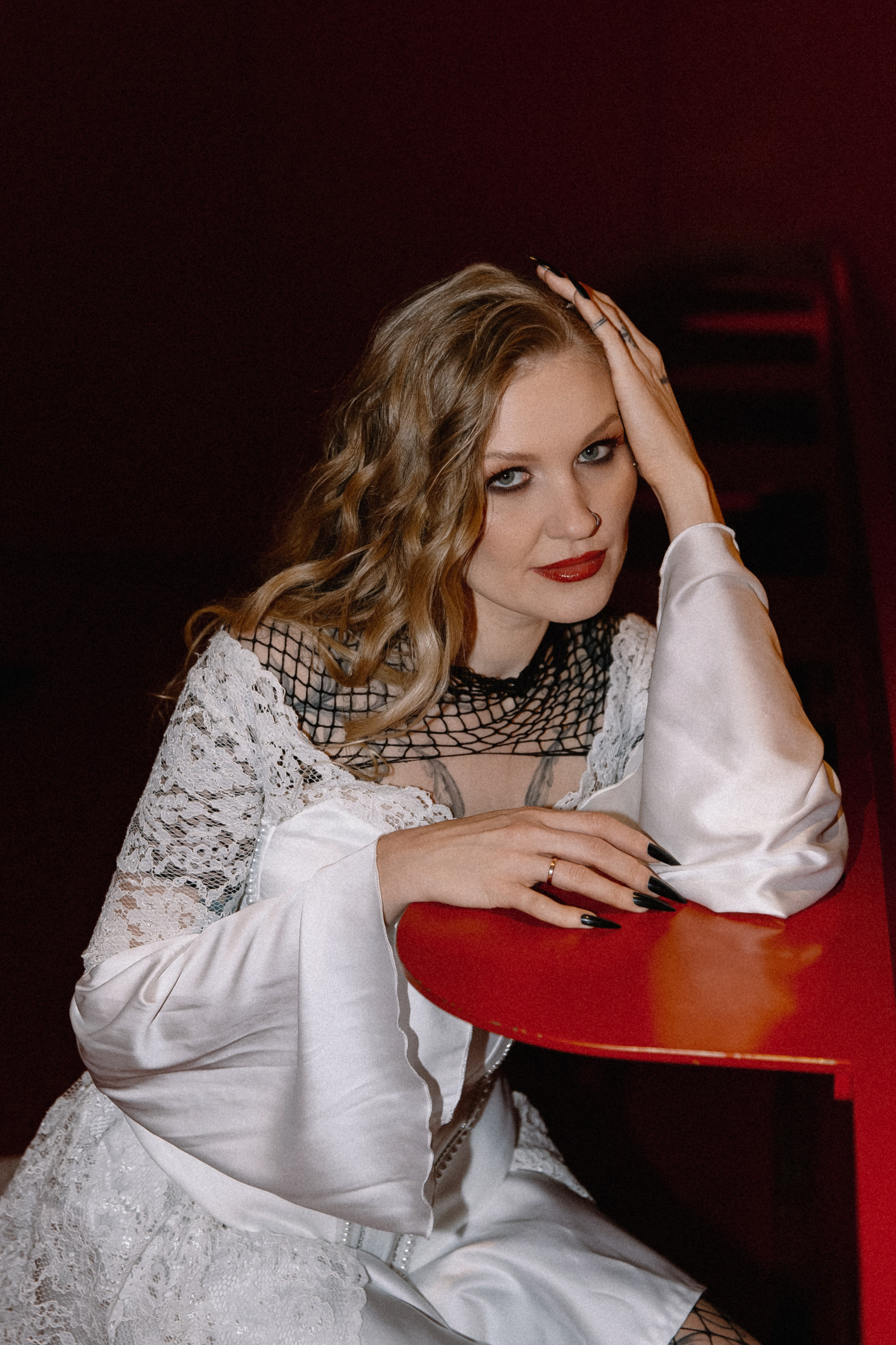 Алая готика. Николь — ваш любимый фотограф в Санкт-Петербурге