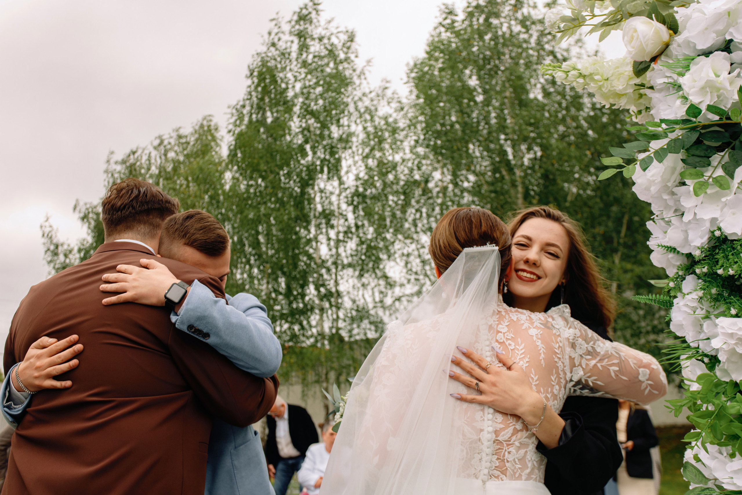 А ВНУТРИ — УРАГАН