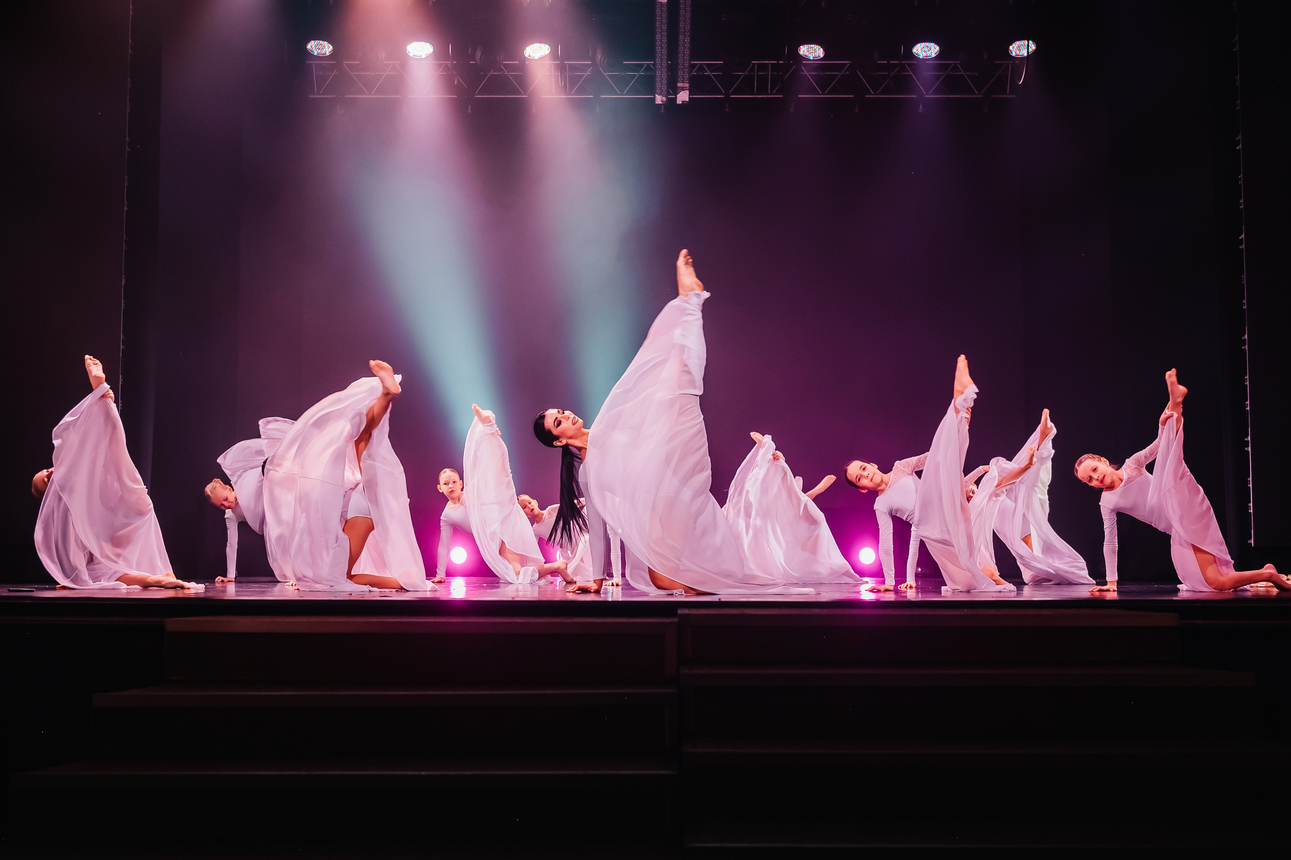 Спектакль «Женщина». Художник по свету Максим Сергачев