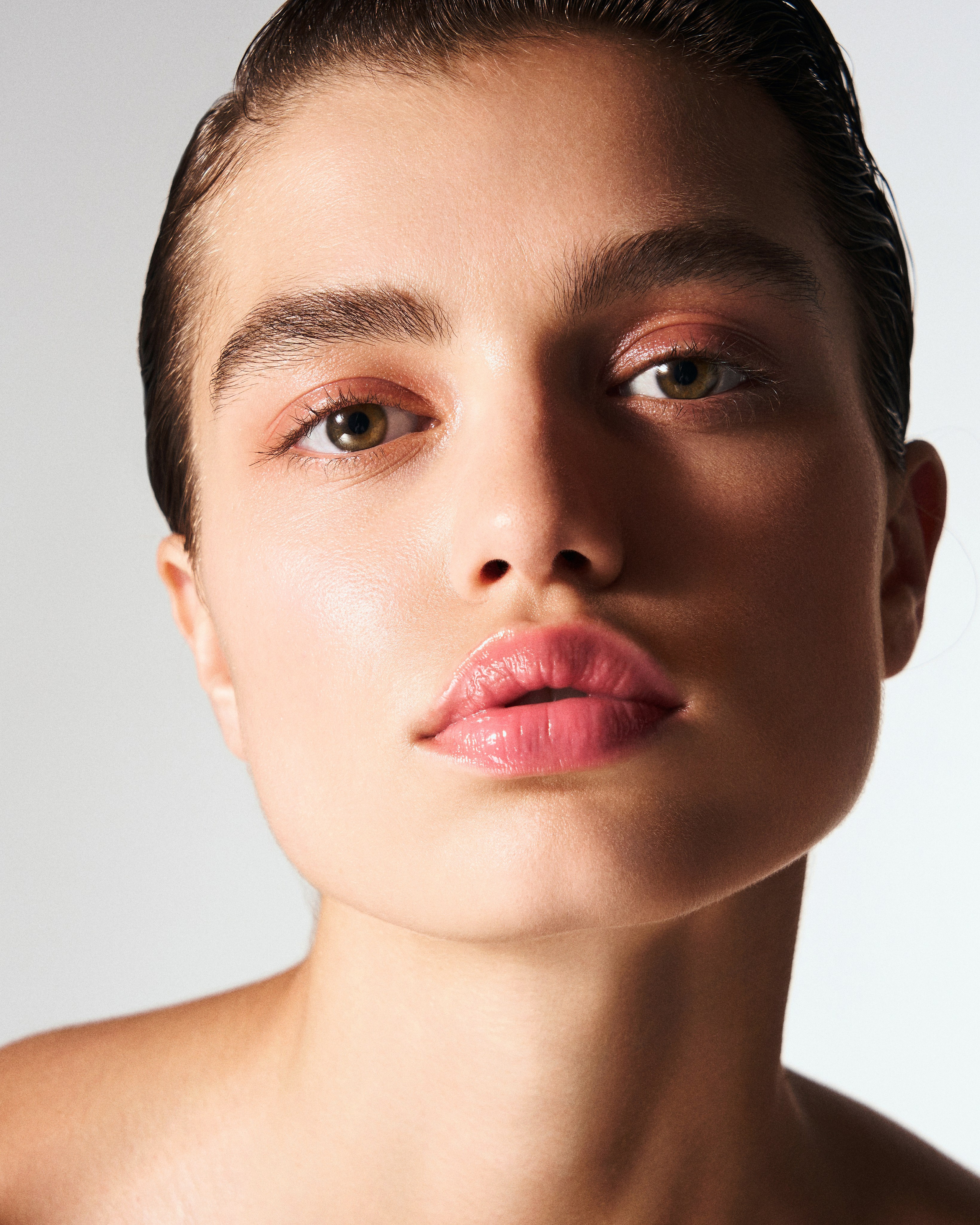 2MOOD beauty. Nadezhda Diskant is a Moscow and Saint Petersburg based photographer