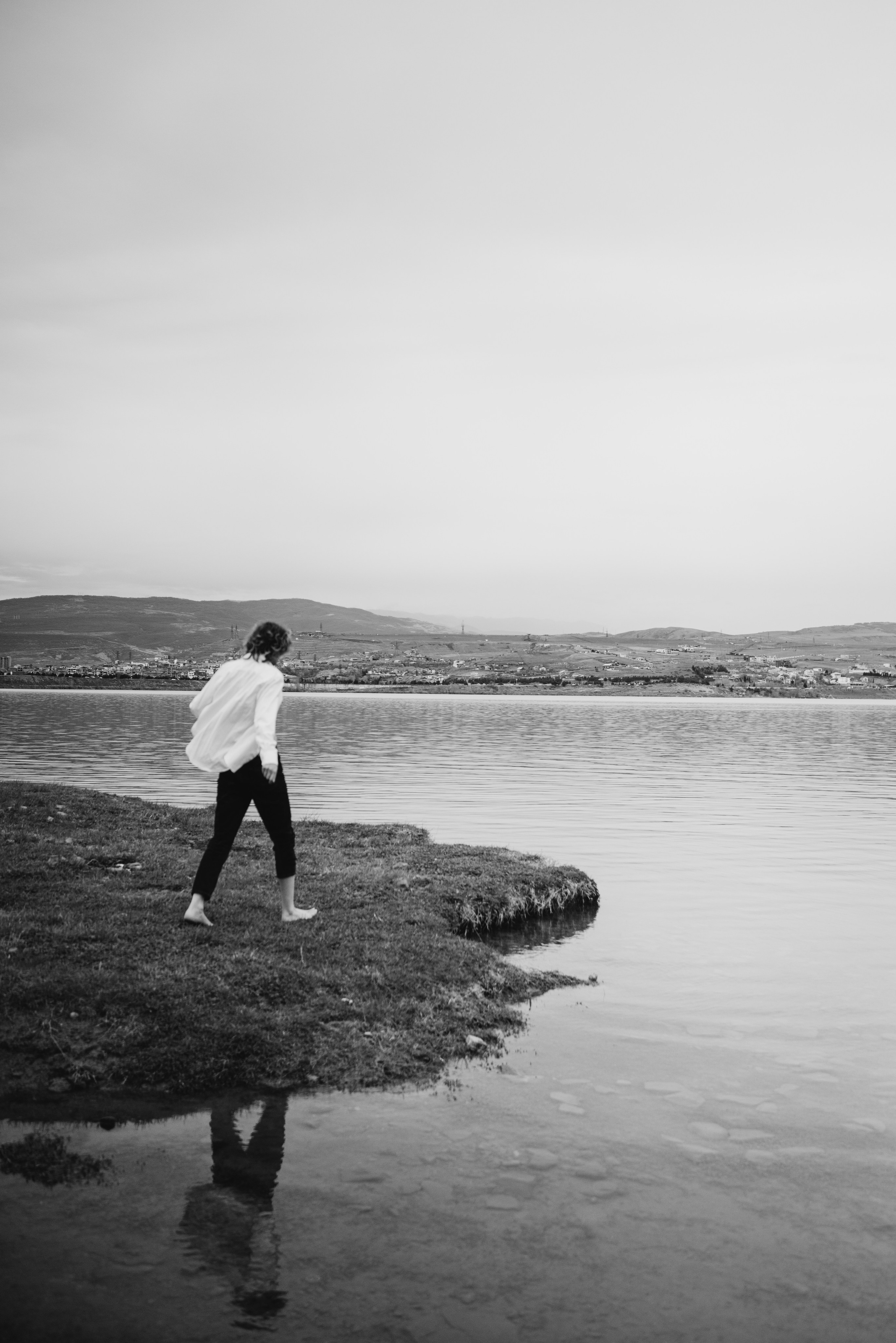 Мужская портретная фотосессия на природе. Портретный и свадебный фотограф в Тбилиси • xeniqo