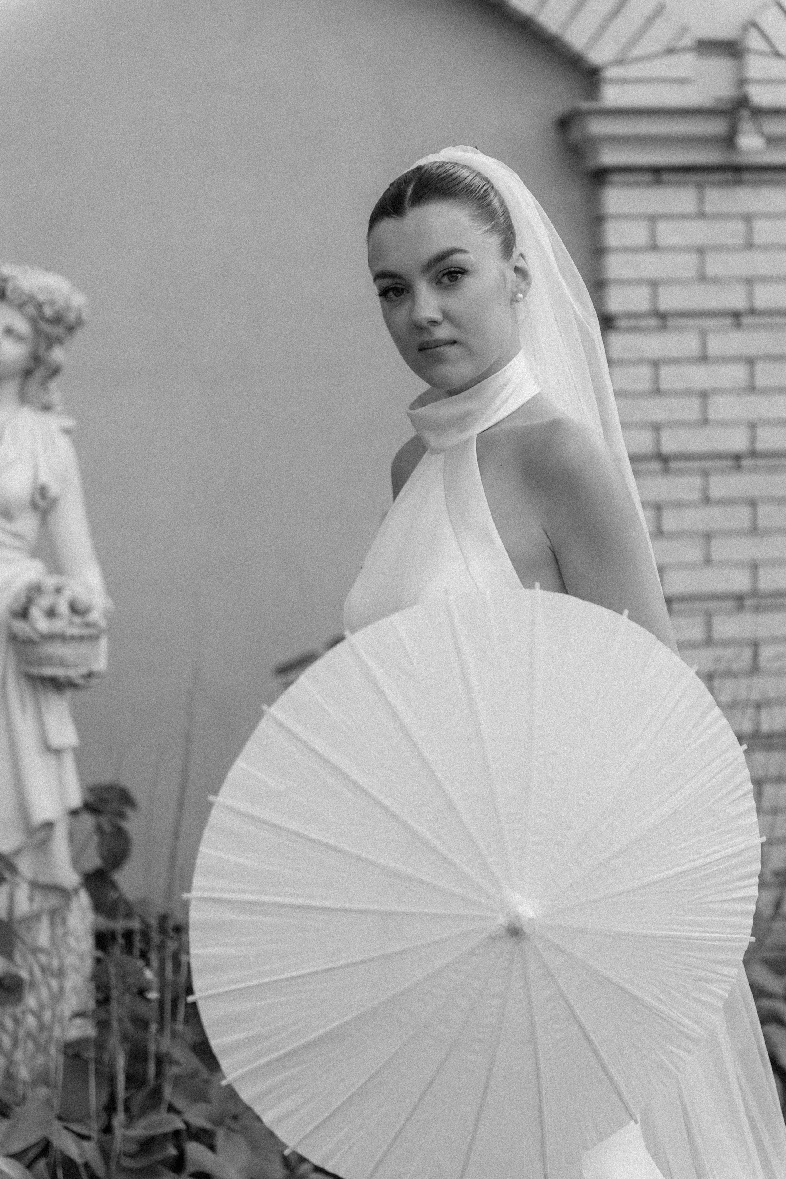 Wedding day in VERSAL PARK. Wedding PHOTOGRAPHER Andrew Vnukov