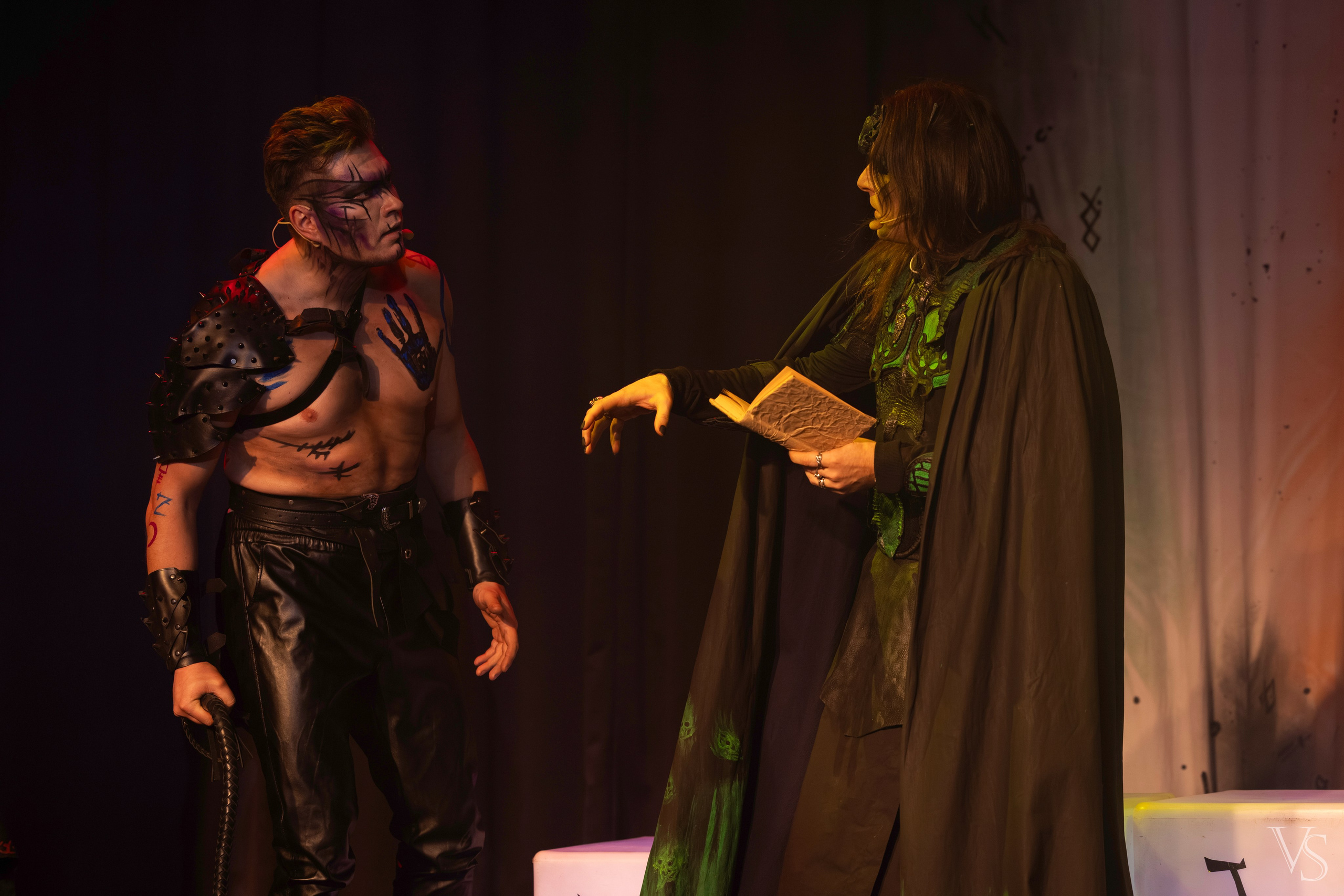 Книга стихий 25.01. Фотограф Виктор Степанов